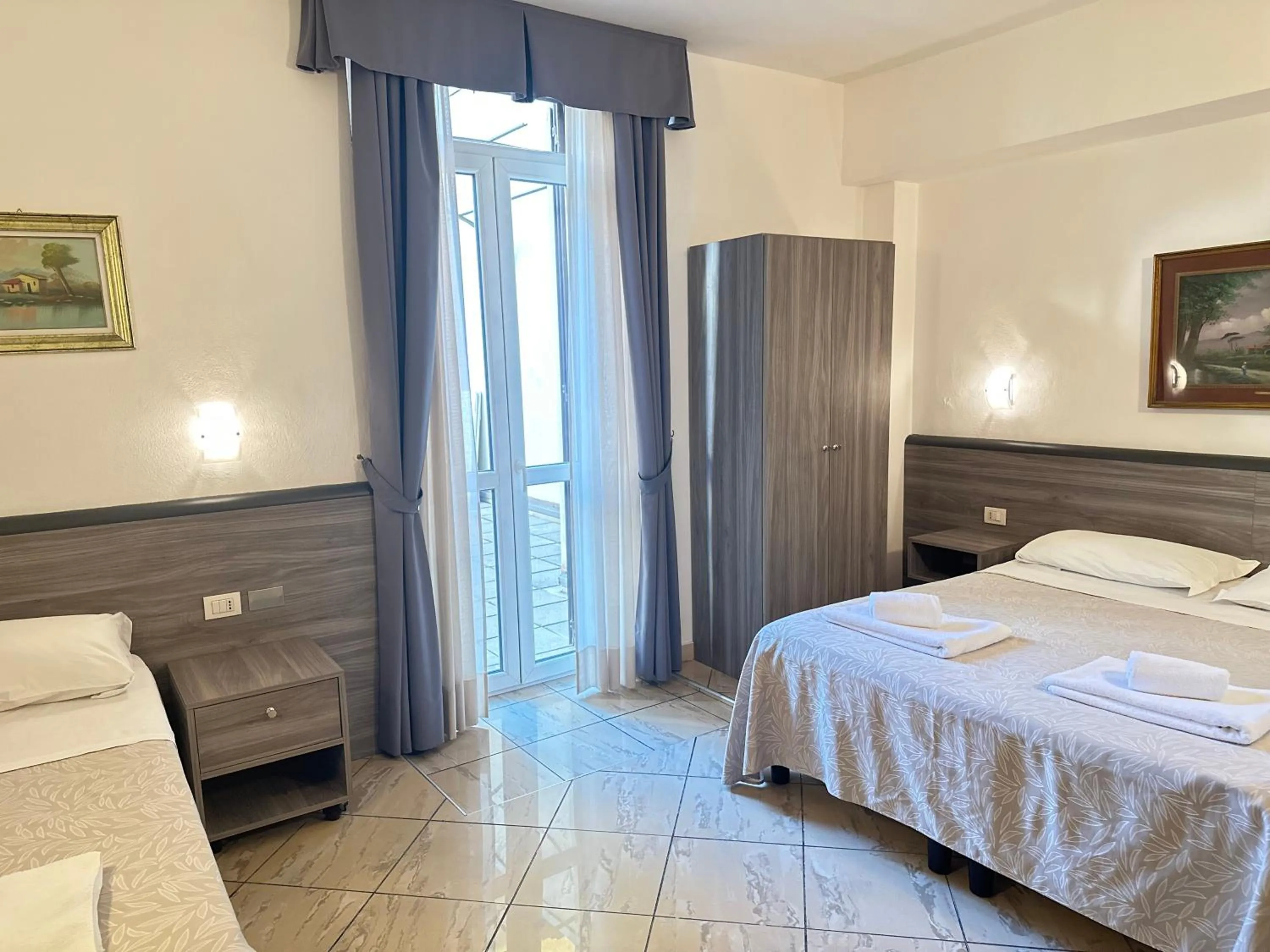 Bed in Hotel Brianza