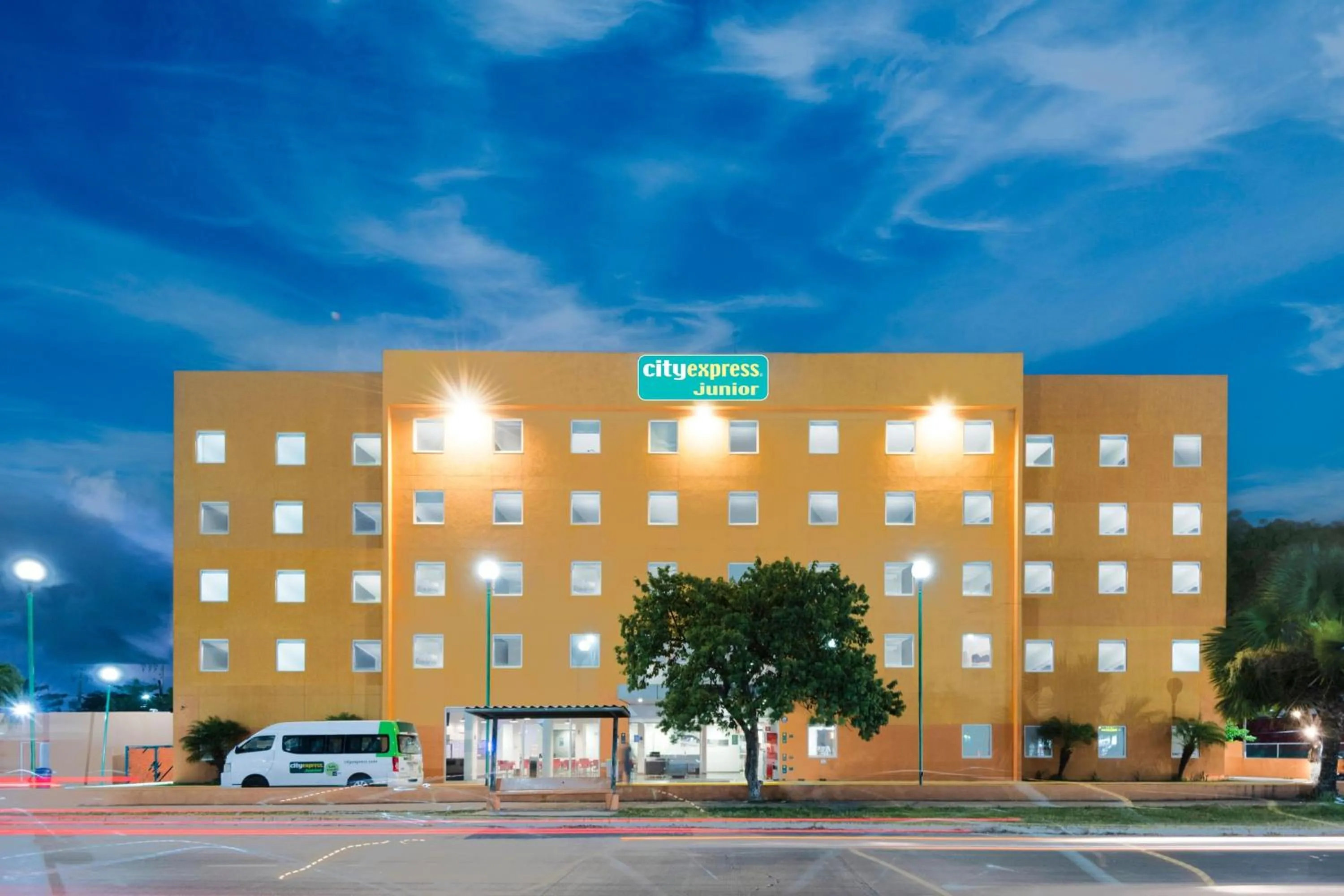 Property building in City Express Junior by Marriott Ciudad del Carmen Aeropuerto