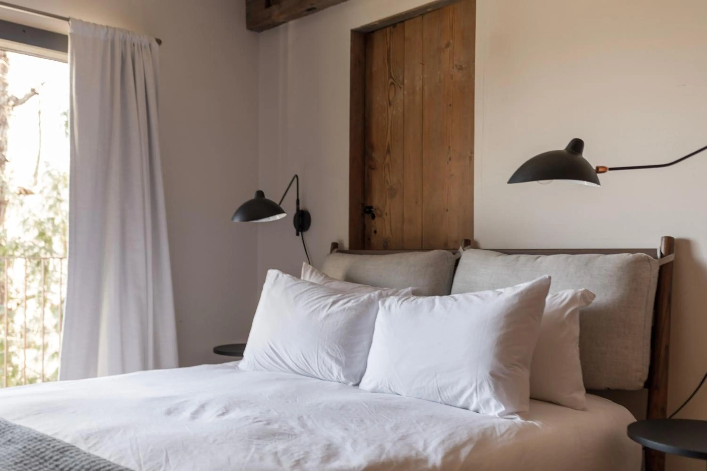 Bedroom, Bed in The Edelweiss Estate - Mountain Views