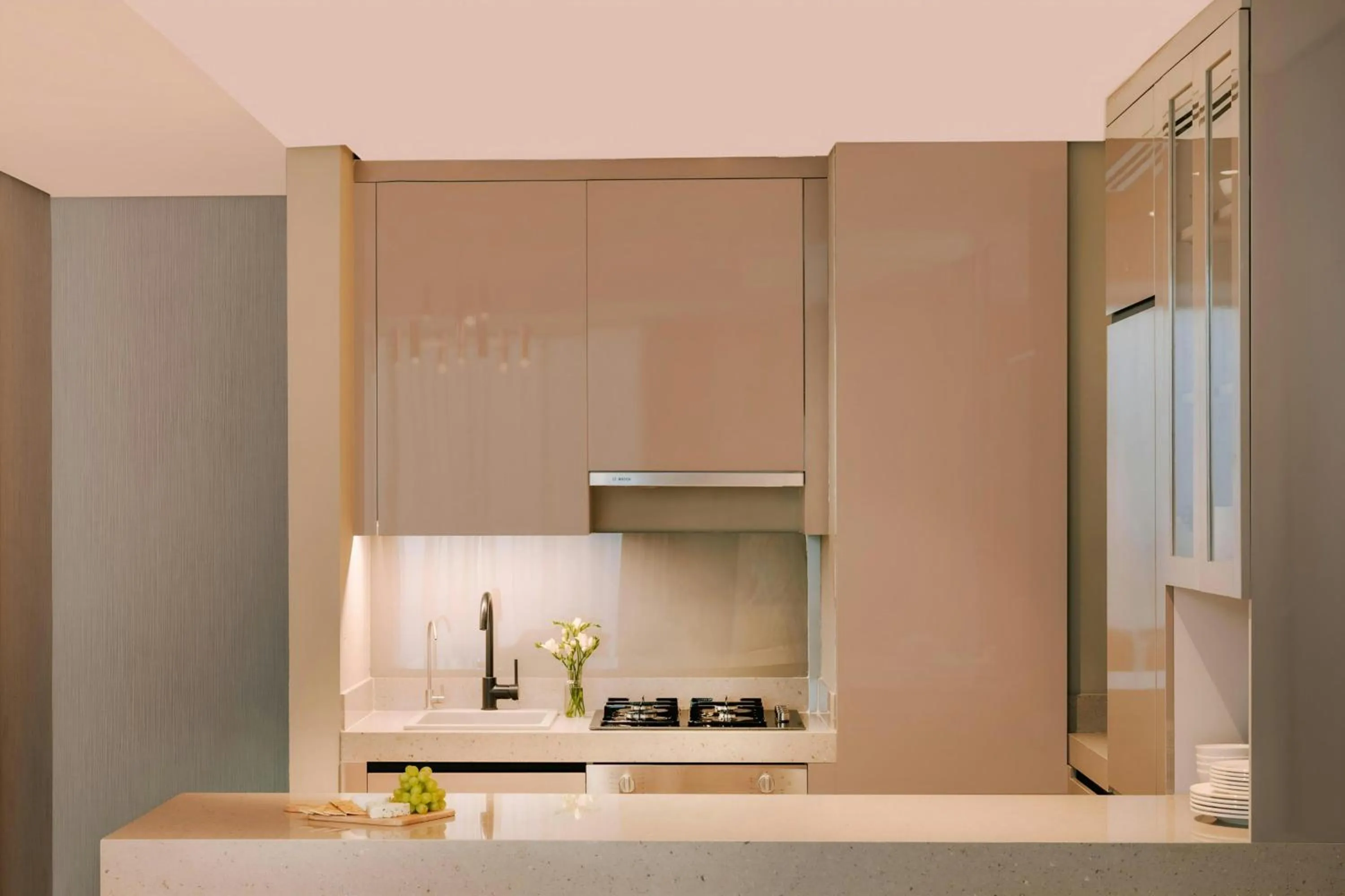 Kitchen or kitchenette in Sonder by Marriott Bonvoy Business Bay Apartments