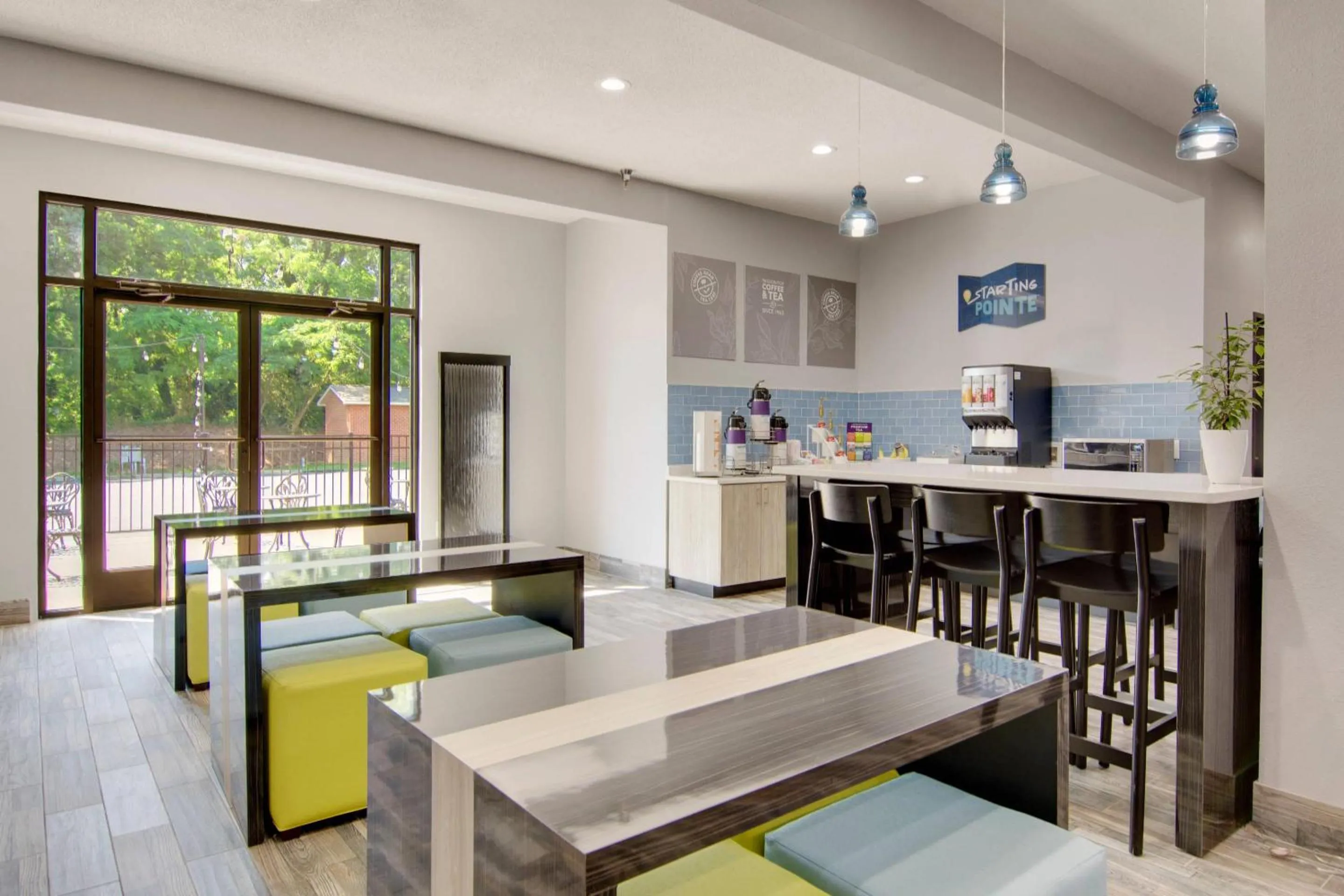 Breakfast in Clarion Pointe on the lake Clarksville-South Hill West