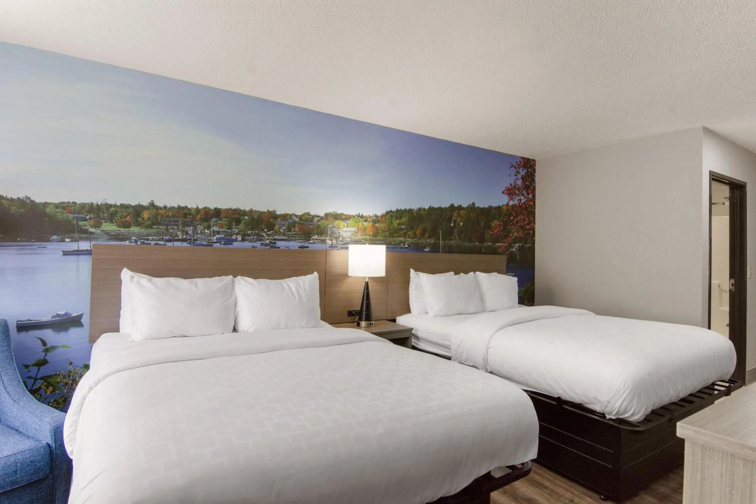 Bedroom, Bed in Clarion Pointe on the lake Clarksville-South Hill West