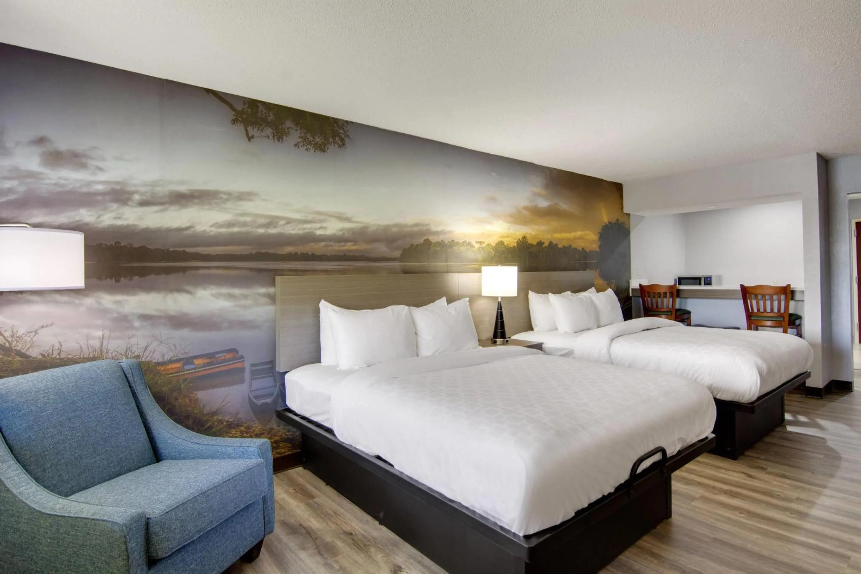 Bedroom, Bed in Clarion Pointe on the lake Clarksville-South Hill West