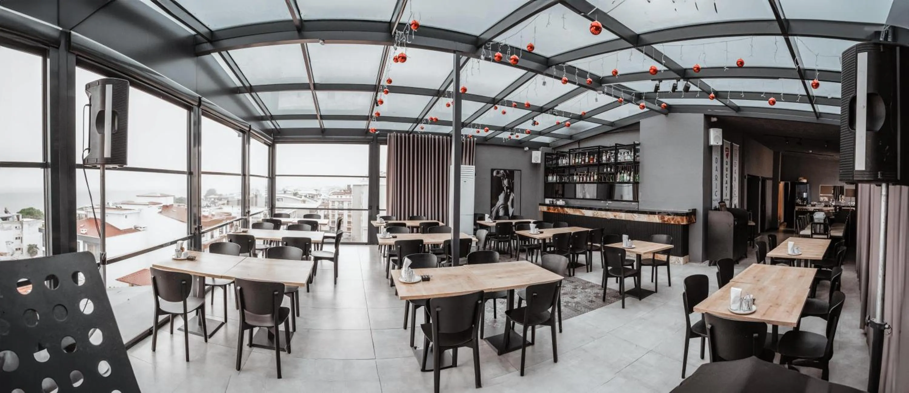 Restaurant/places to eat in DARIC HOTELS