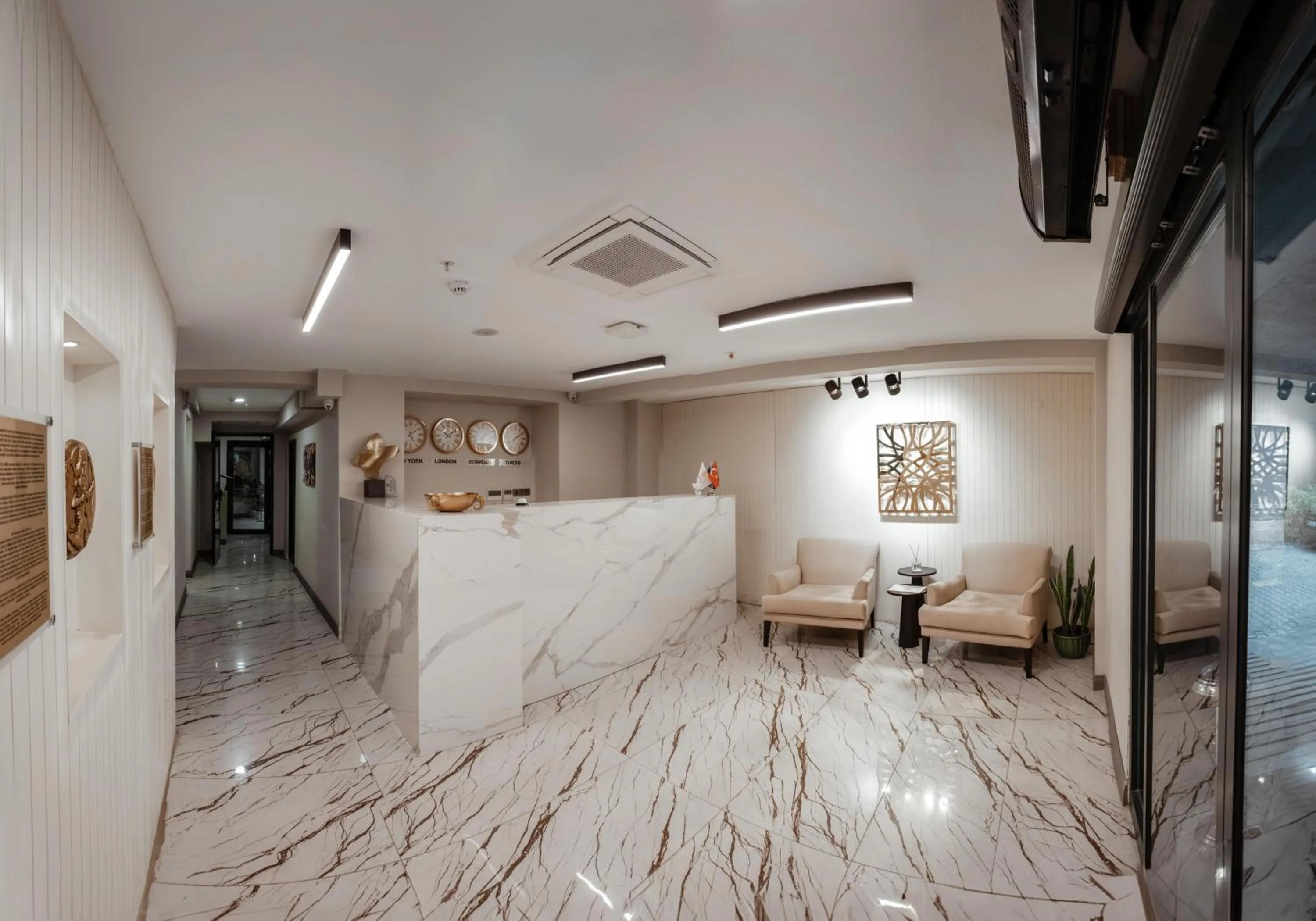 Lobby or reception in DARIC HOTELS