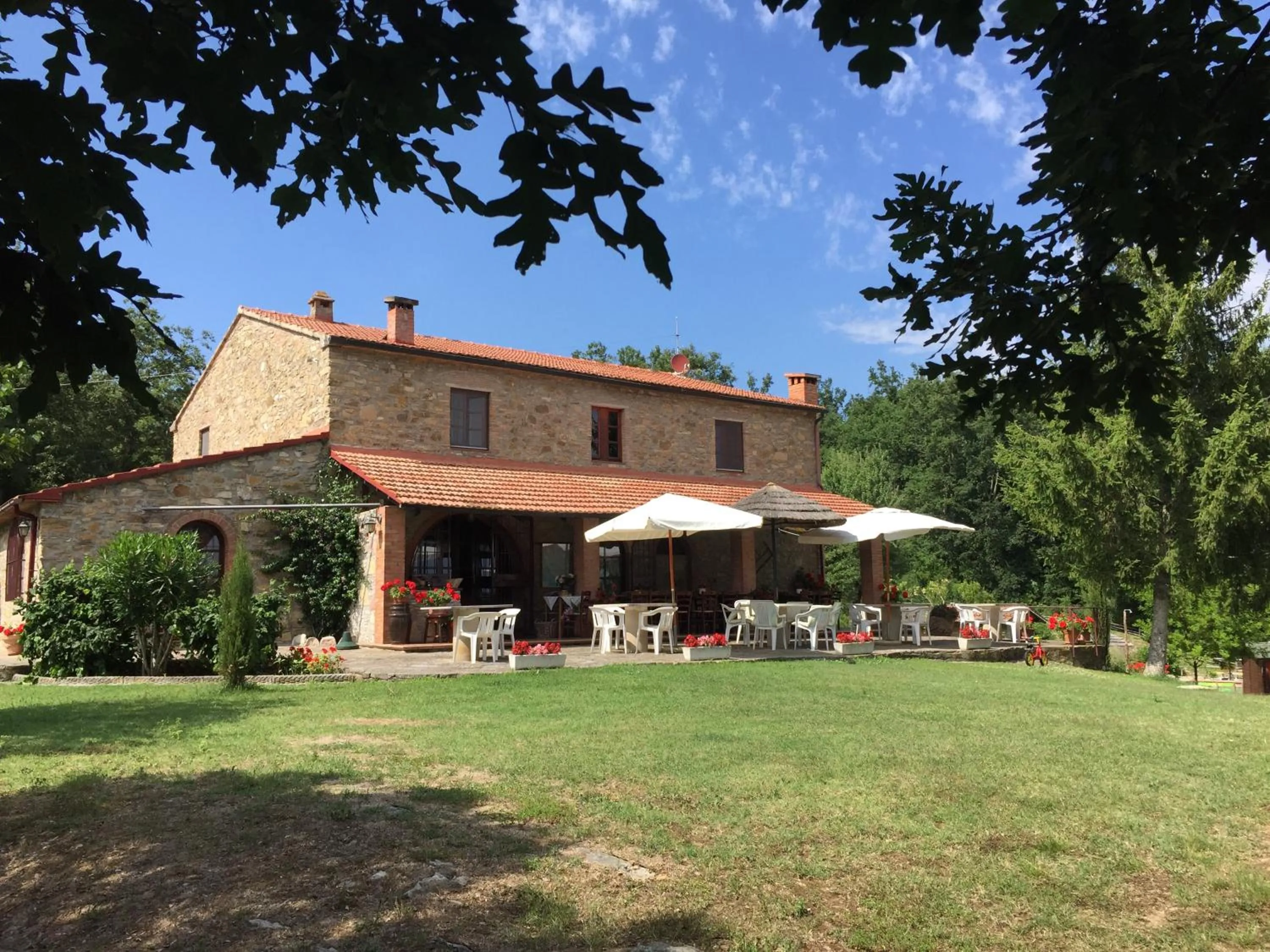 Facade/entrance in Campo Di Carlo