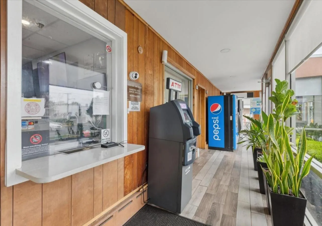 Lobby or reception in Edison Motor Lodge