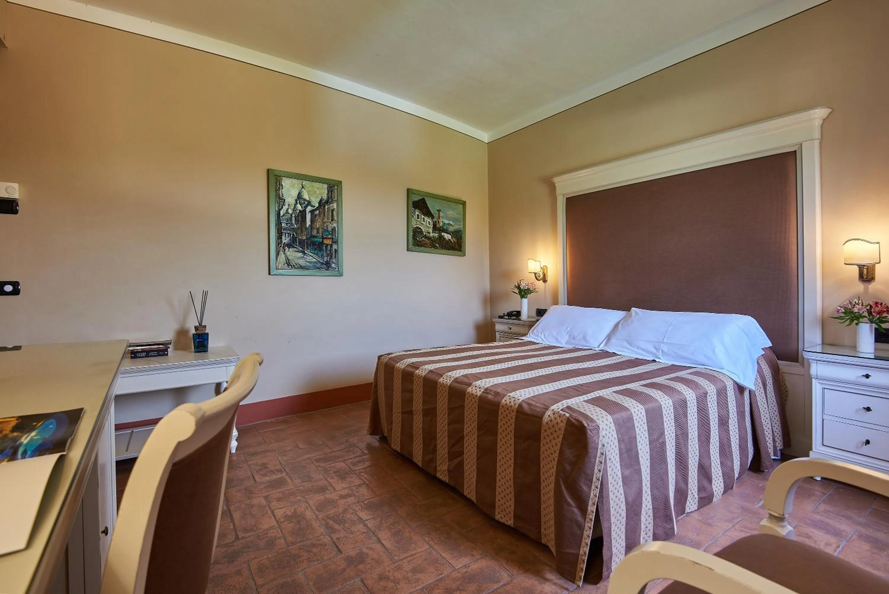 Bed in Relais Osteria Dell'Orcia