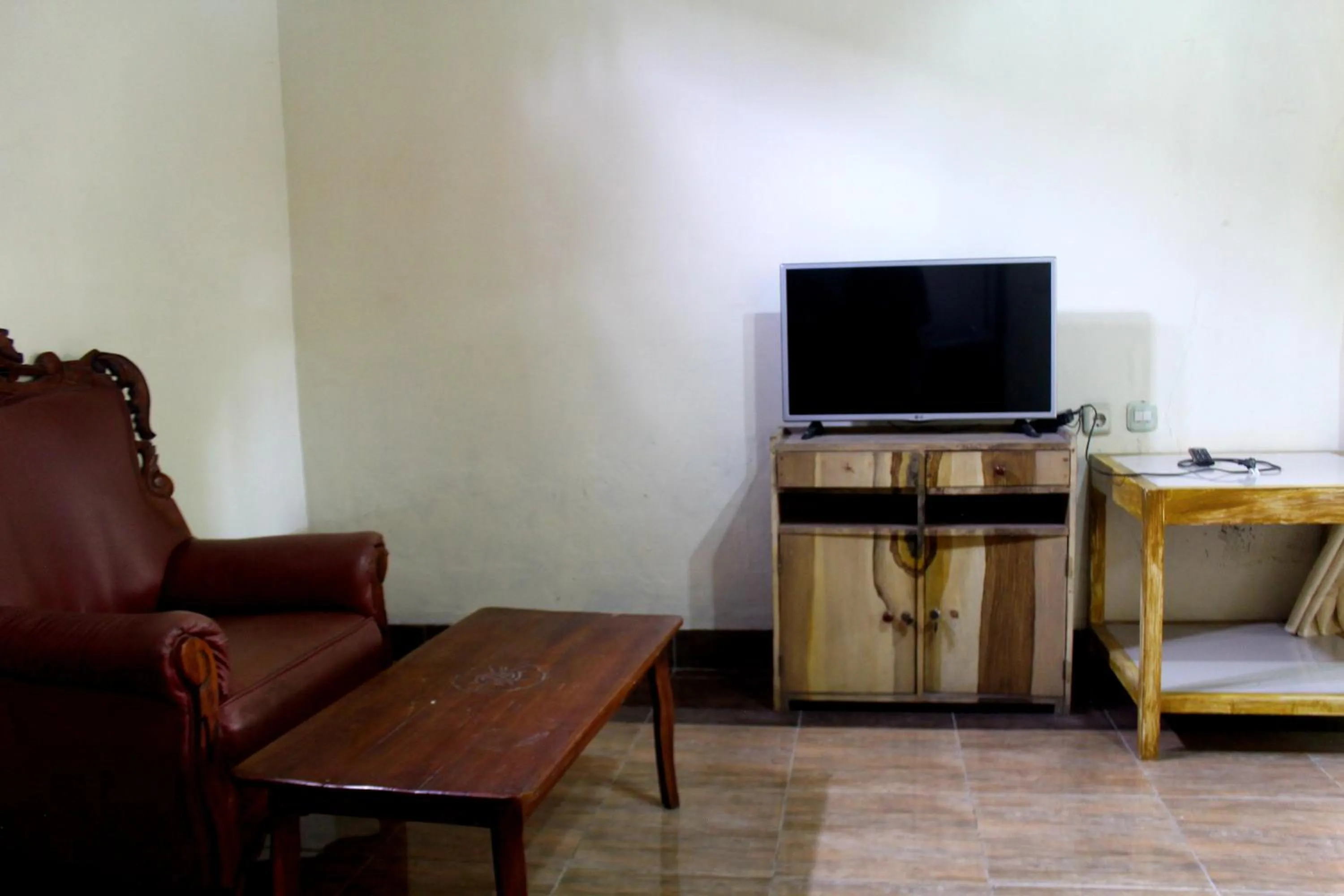 Communal lounge/ TV room in Gili Beach Wind
