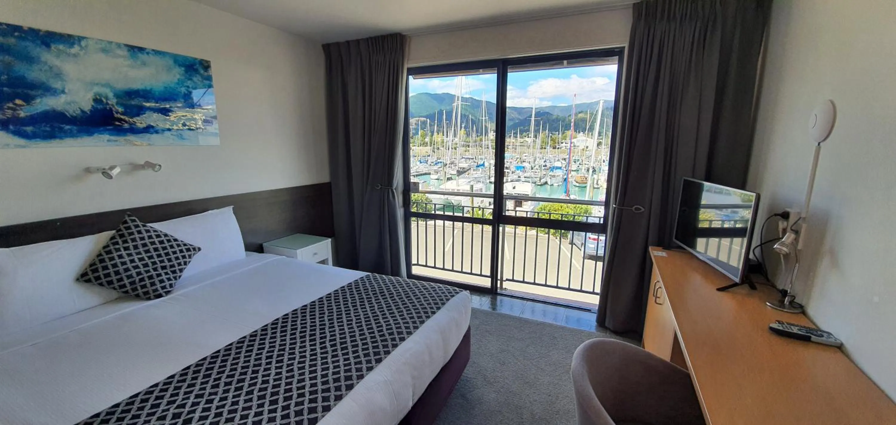 Bedroom, Bed in Harbourside Lodge