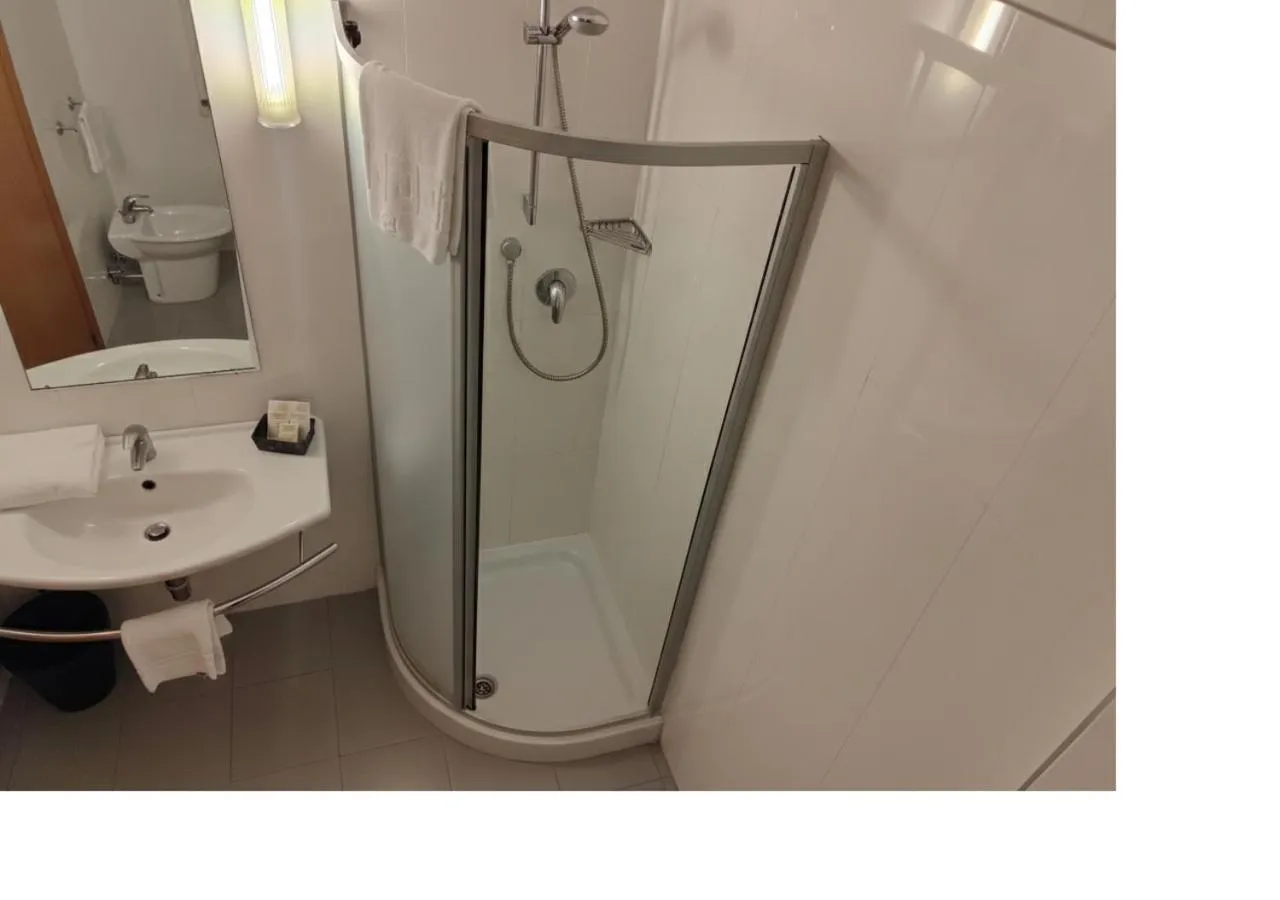 Shower in Hotel Ristorante Trendy