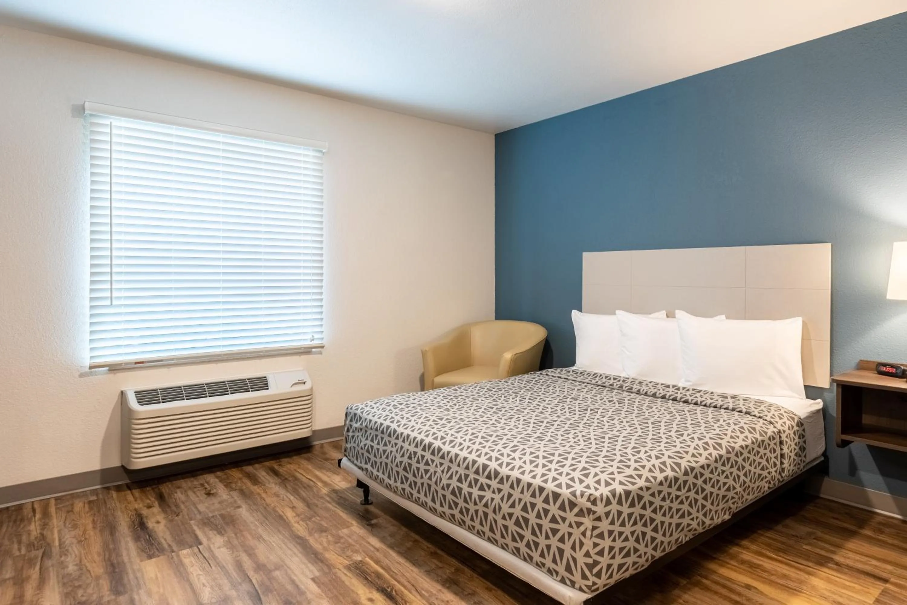 Bed in WoodSpring Suites South Brunswick - Princeton