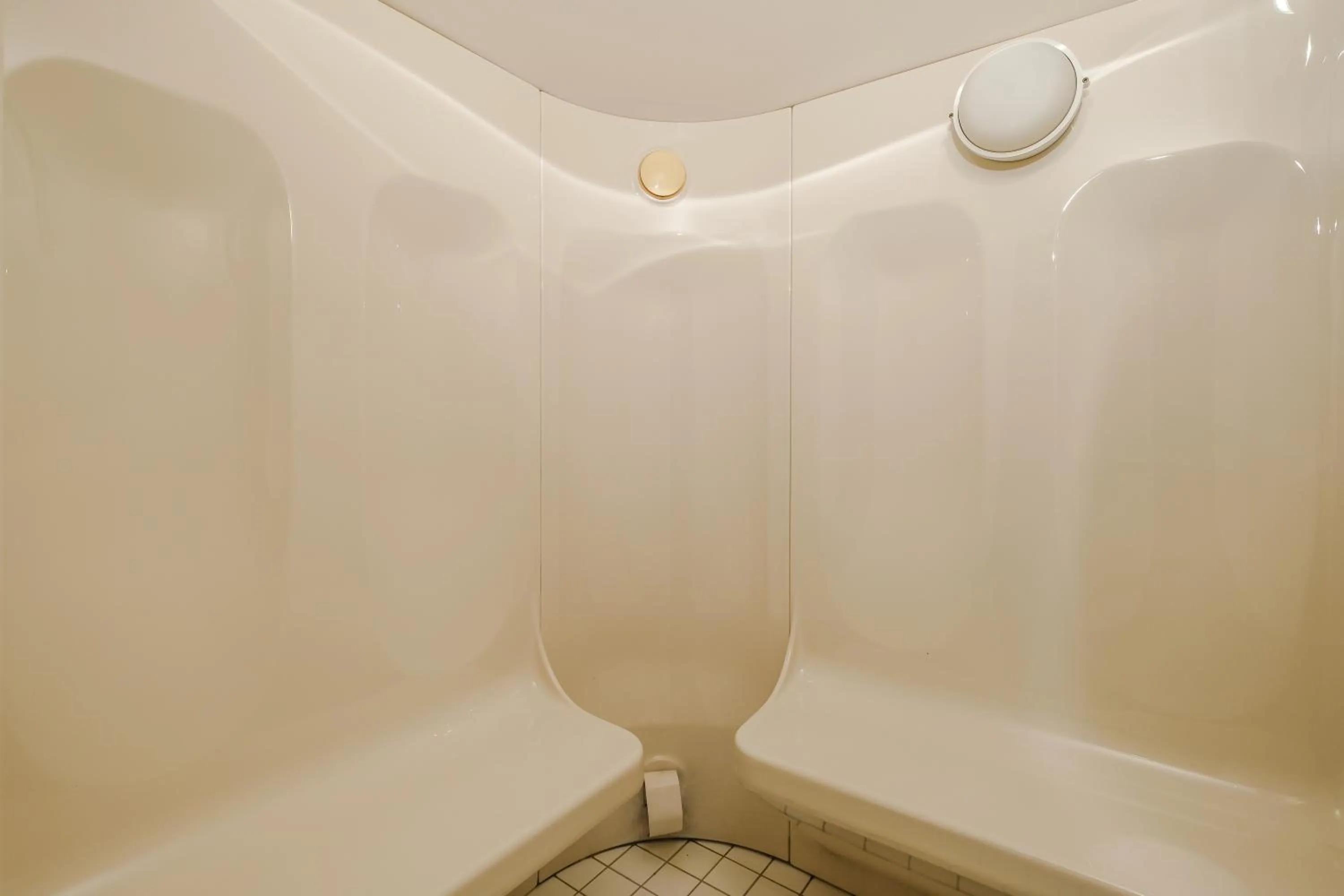 Steam room in Hotel Paidion