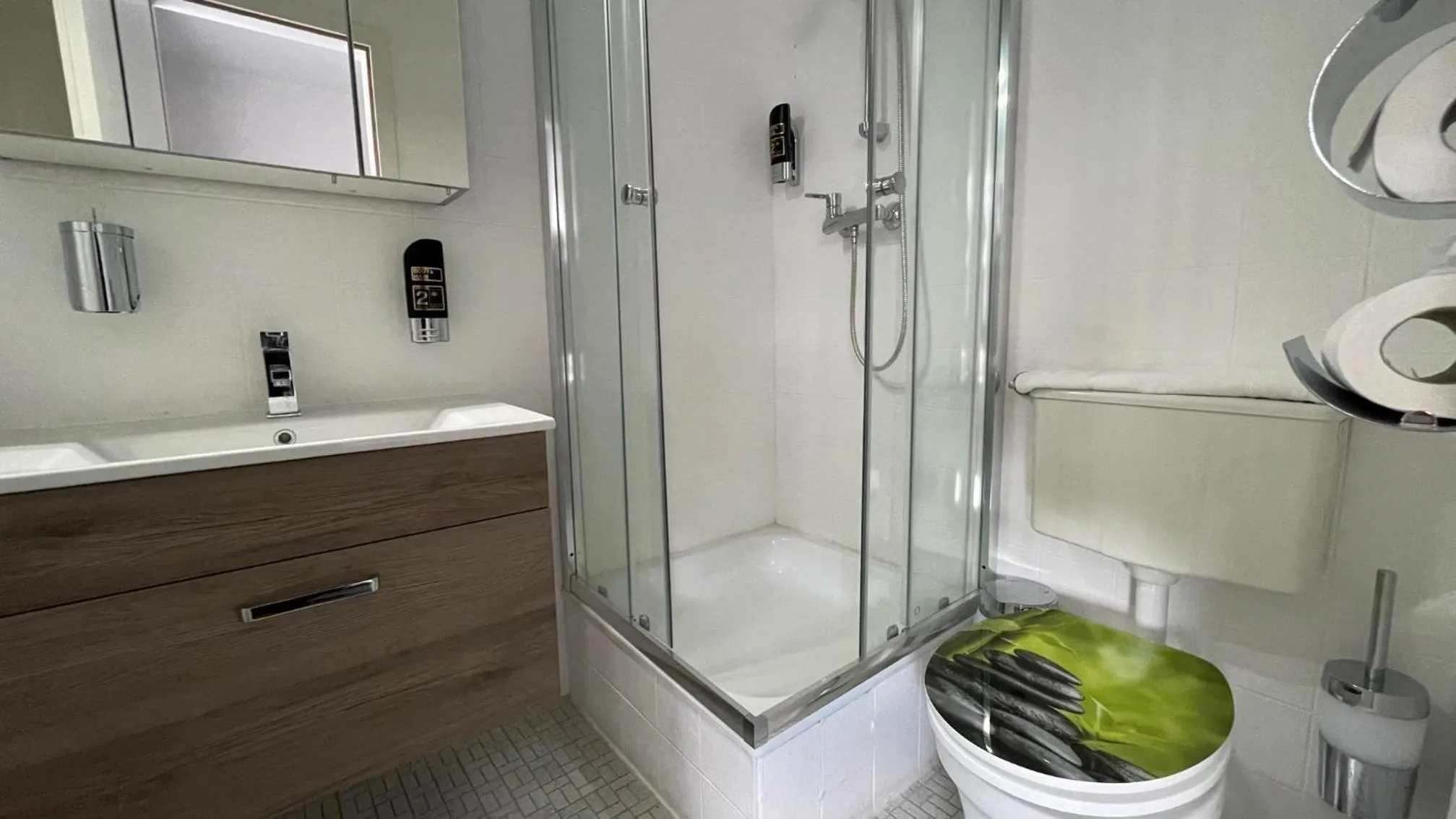 Bathroom in Hotel Paidion