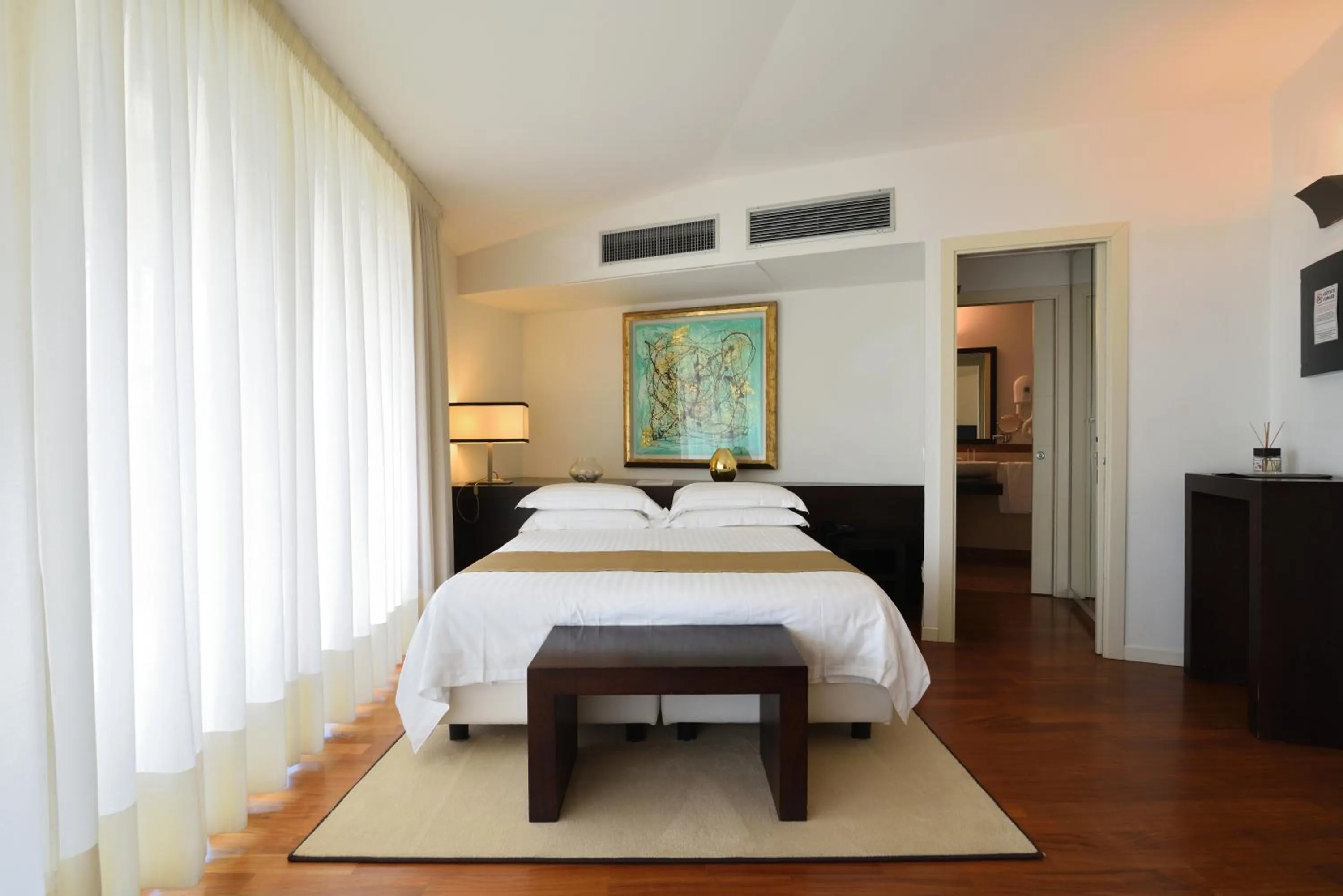 Bedroom, Bed in Eden Rock Resort