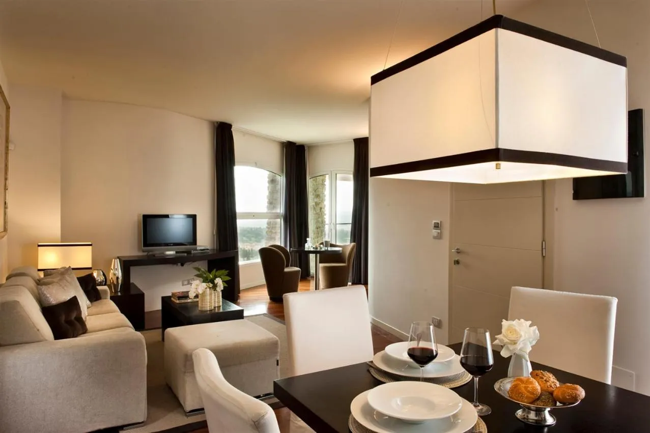 Kitchen or kitchenette in Eden Rock Resort