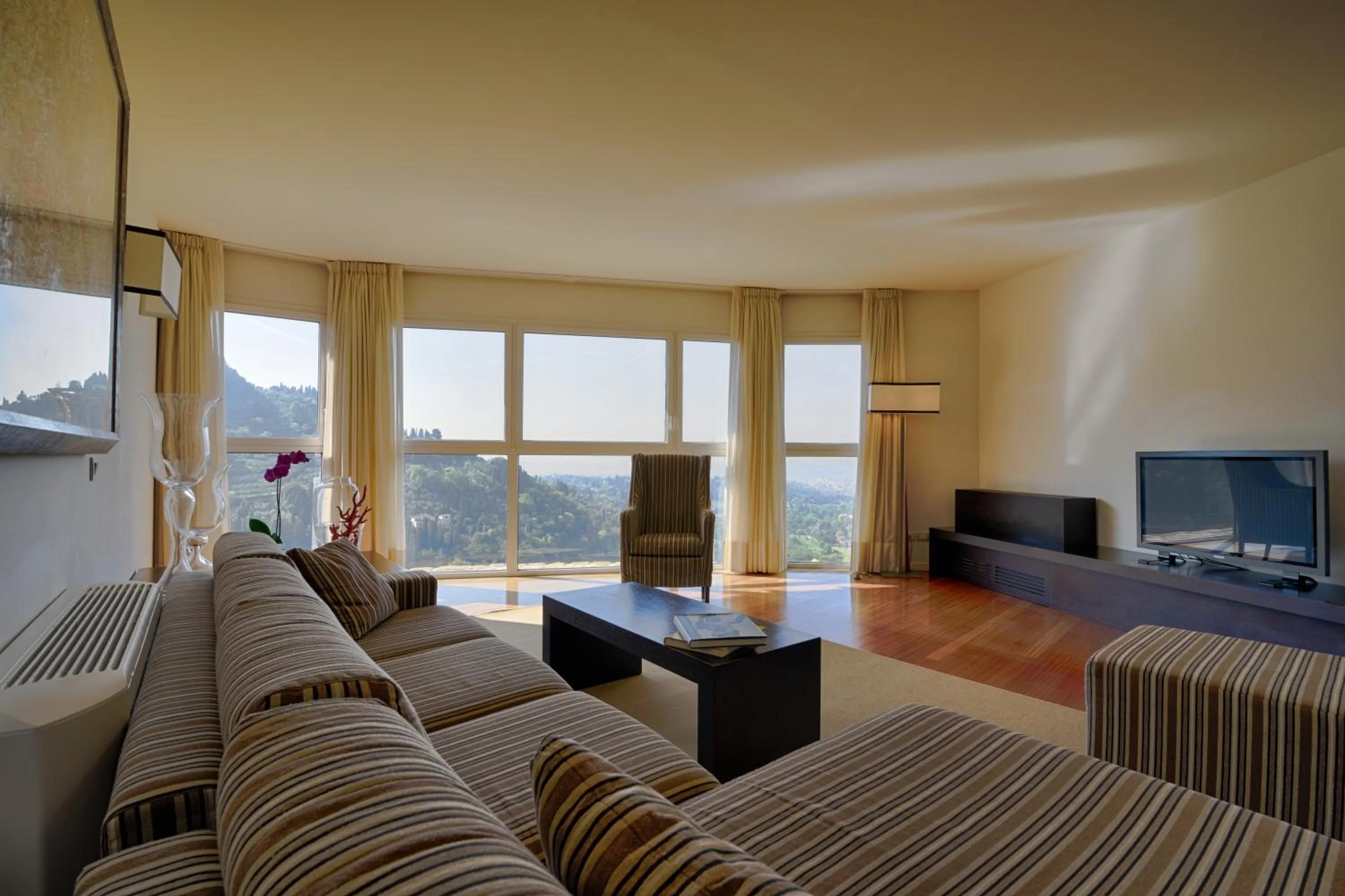 Living room in Eden Rock Resort