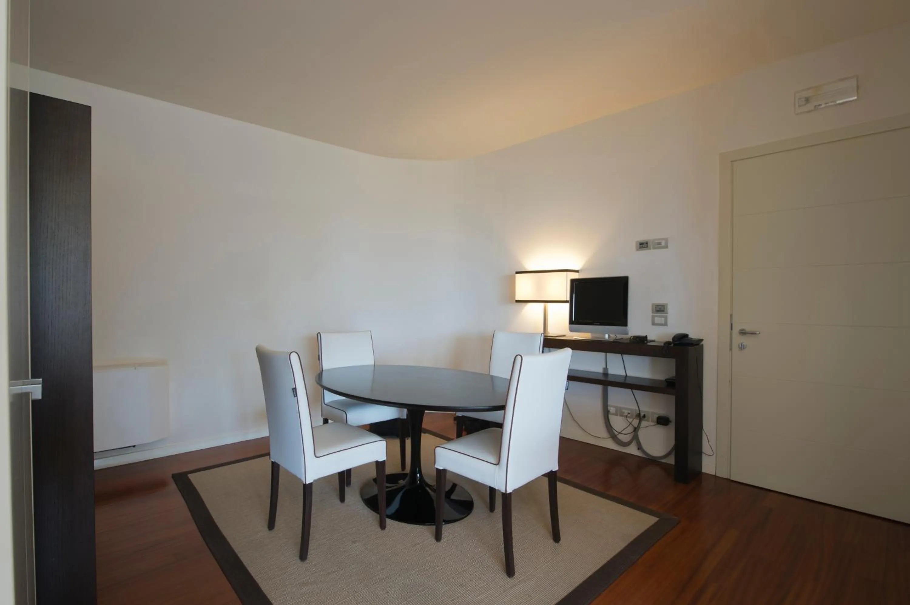 Dining area in Eden Rock Resort