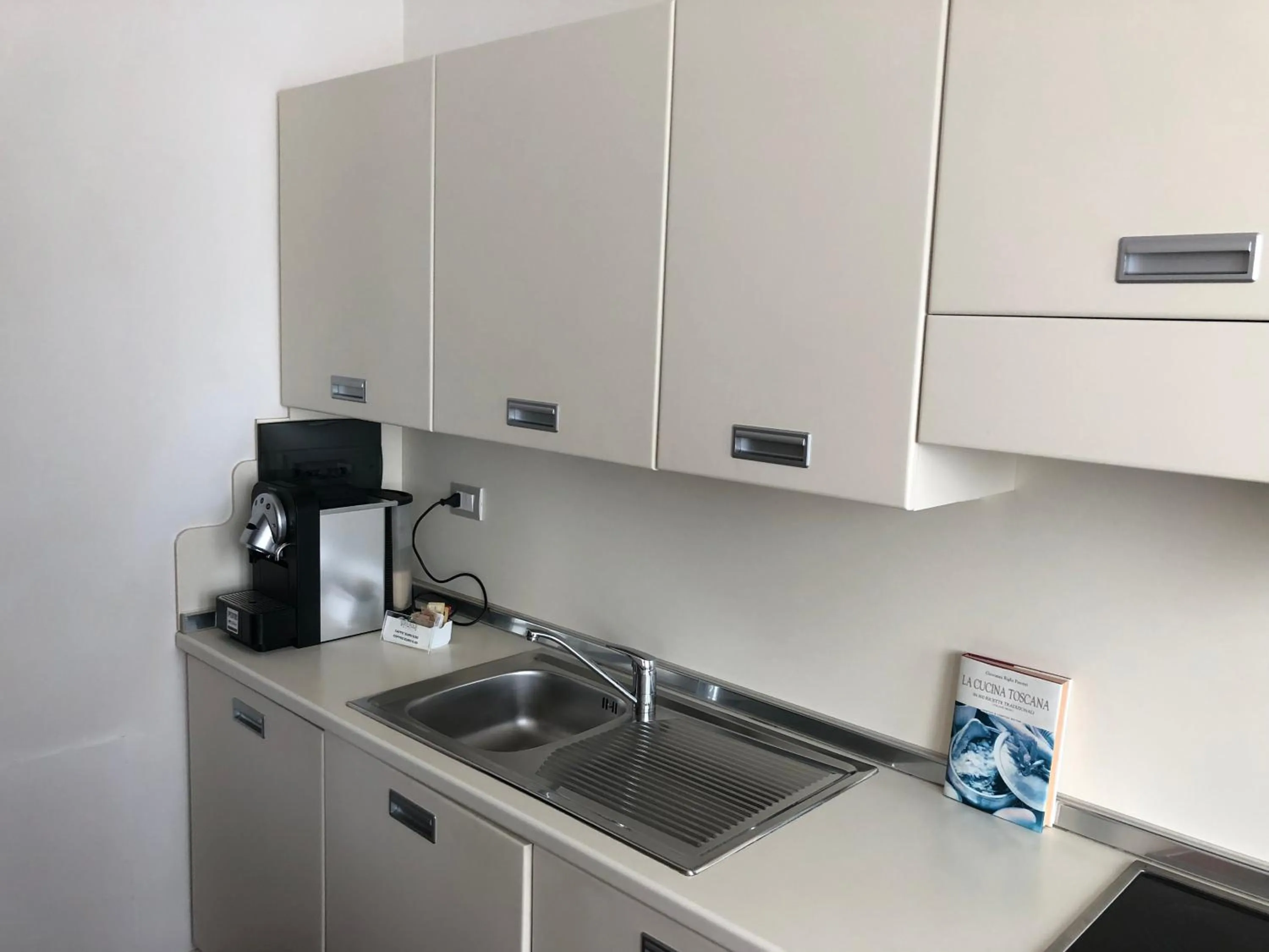 Coffee/tea facilities in Eden Rock Resort