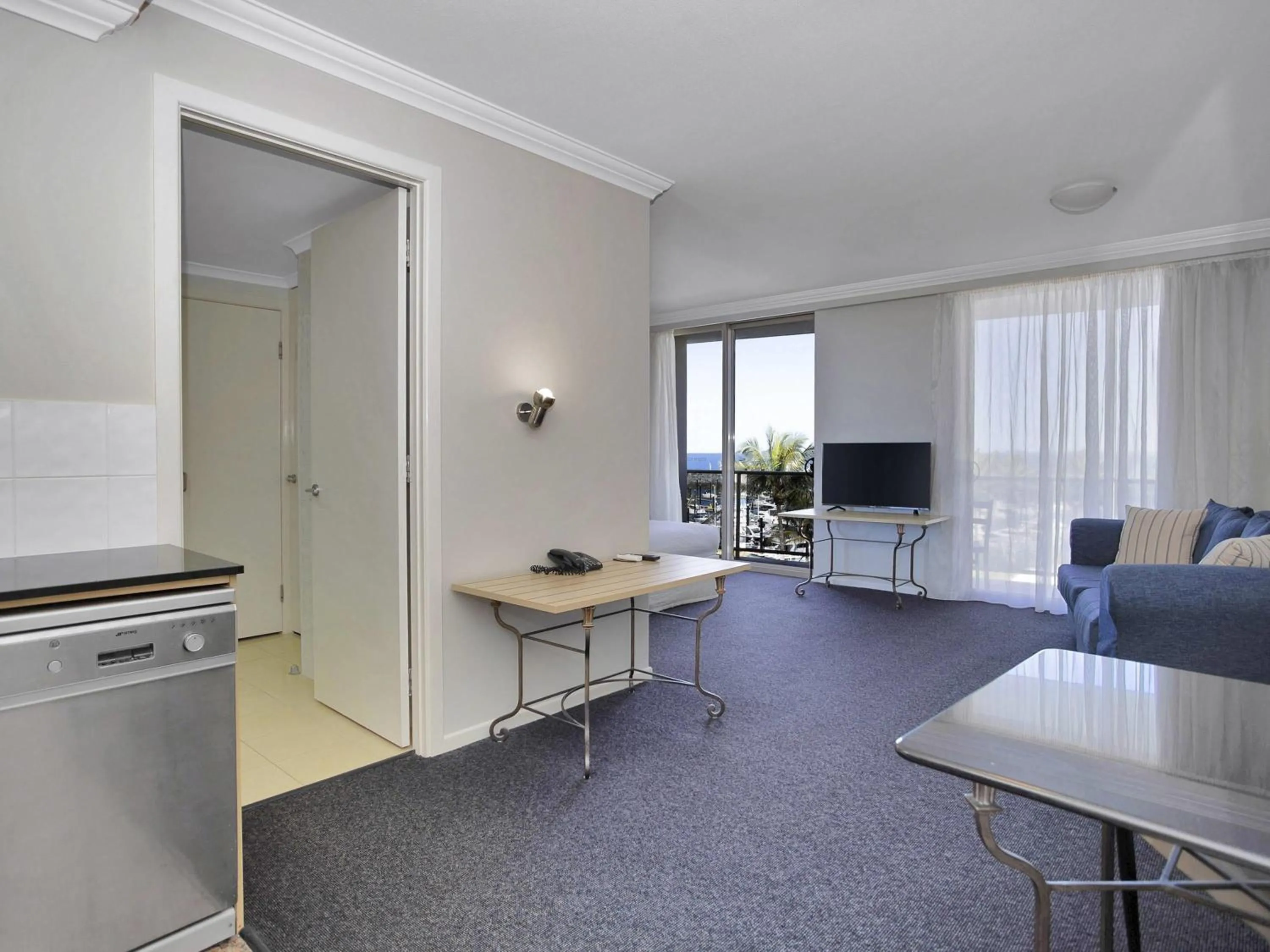 Bedroom in Mantra Mackay