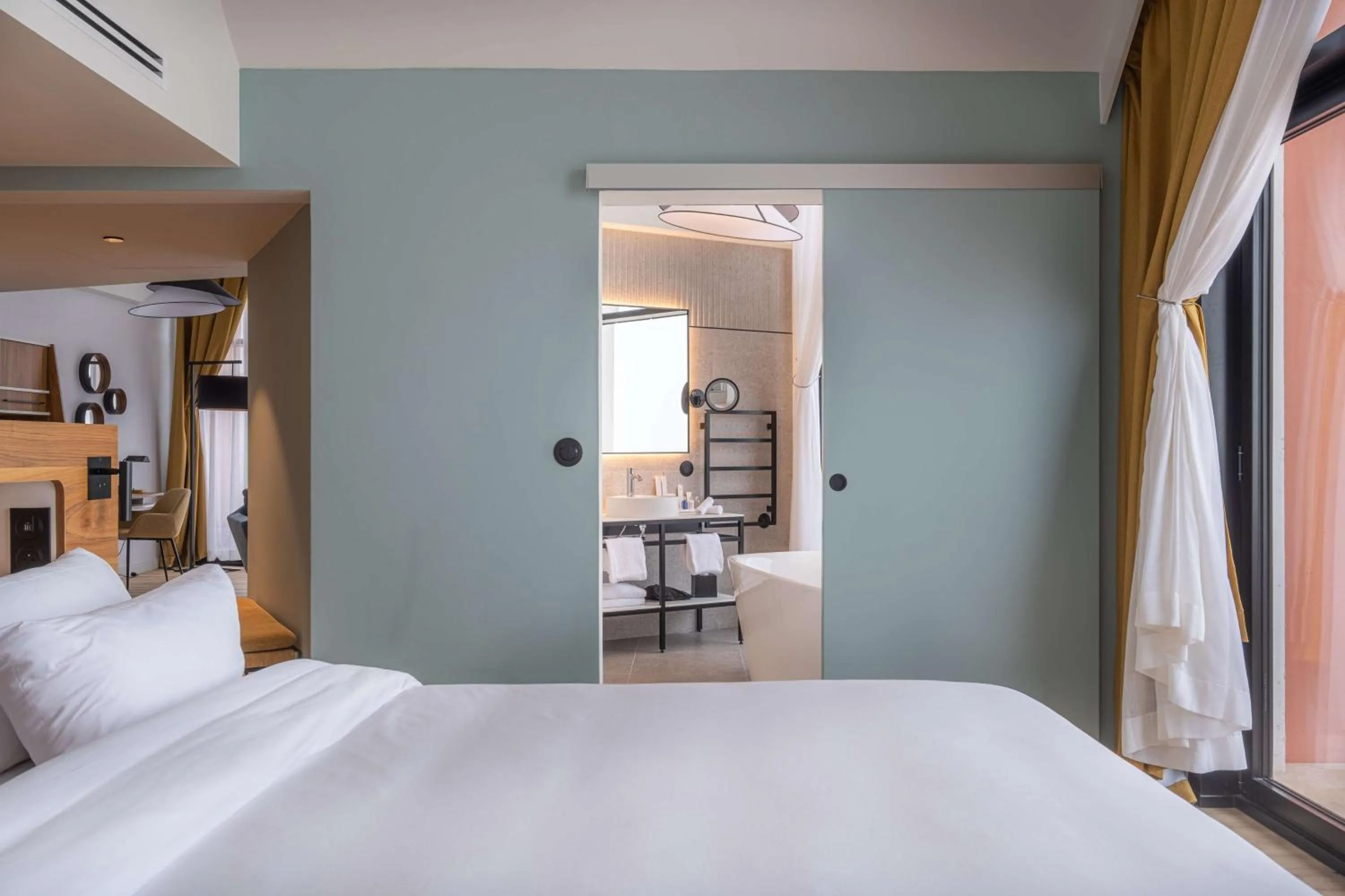 Photo of the whole room, Bed in Radisson Blu Grand Hotel & Spa, Malo-Les-Bains