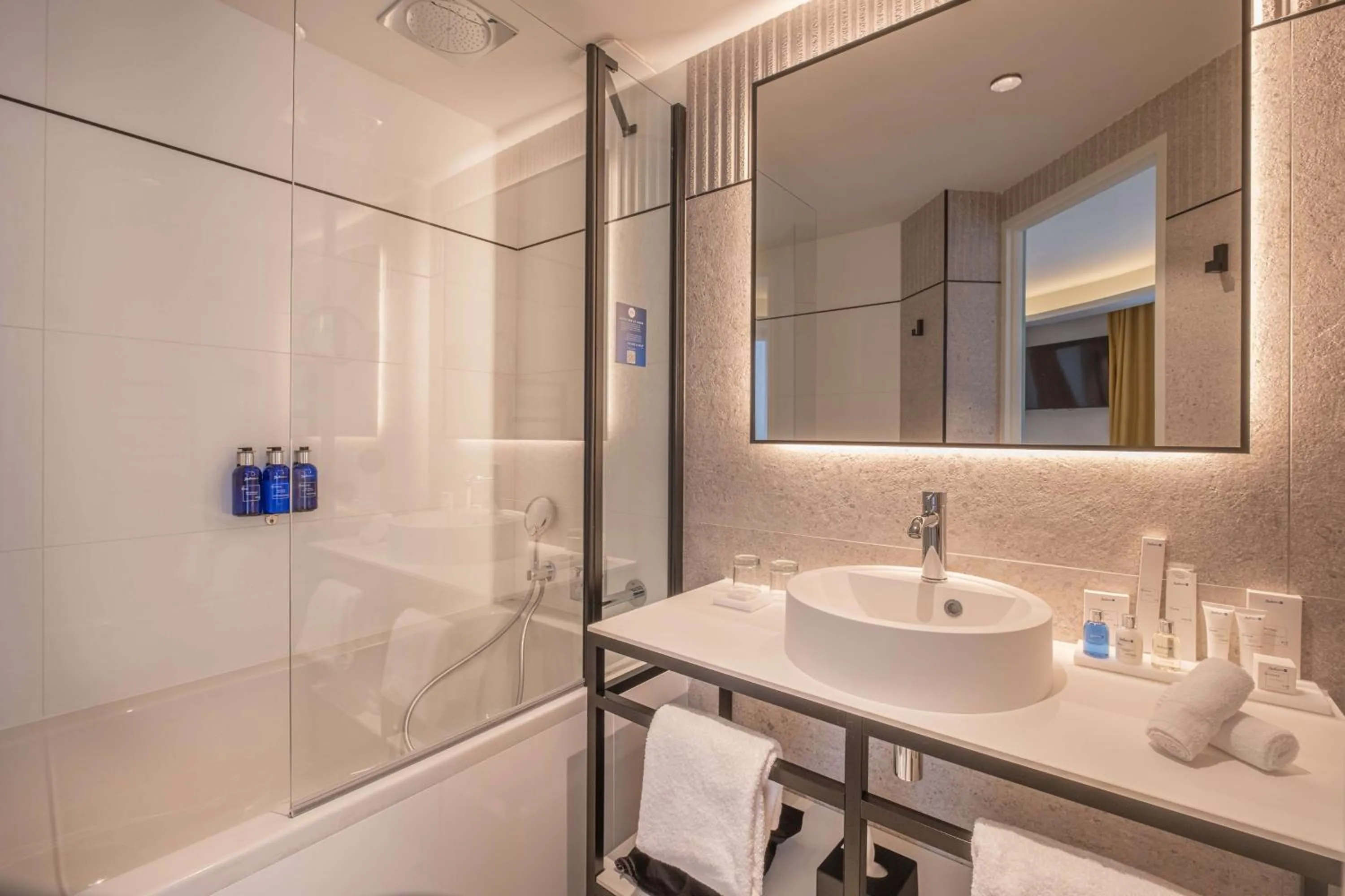 Bathroom in Radisson Blu Grand Hotel & Spa, Malo-Les-Bains