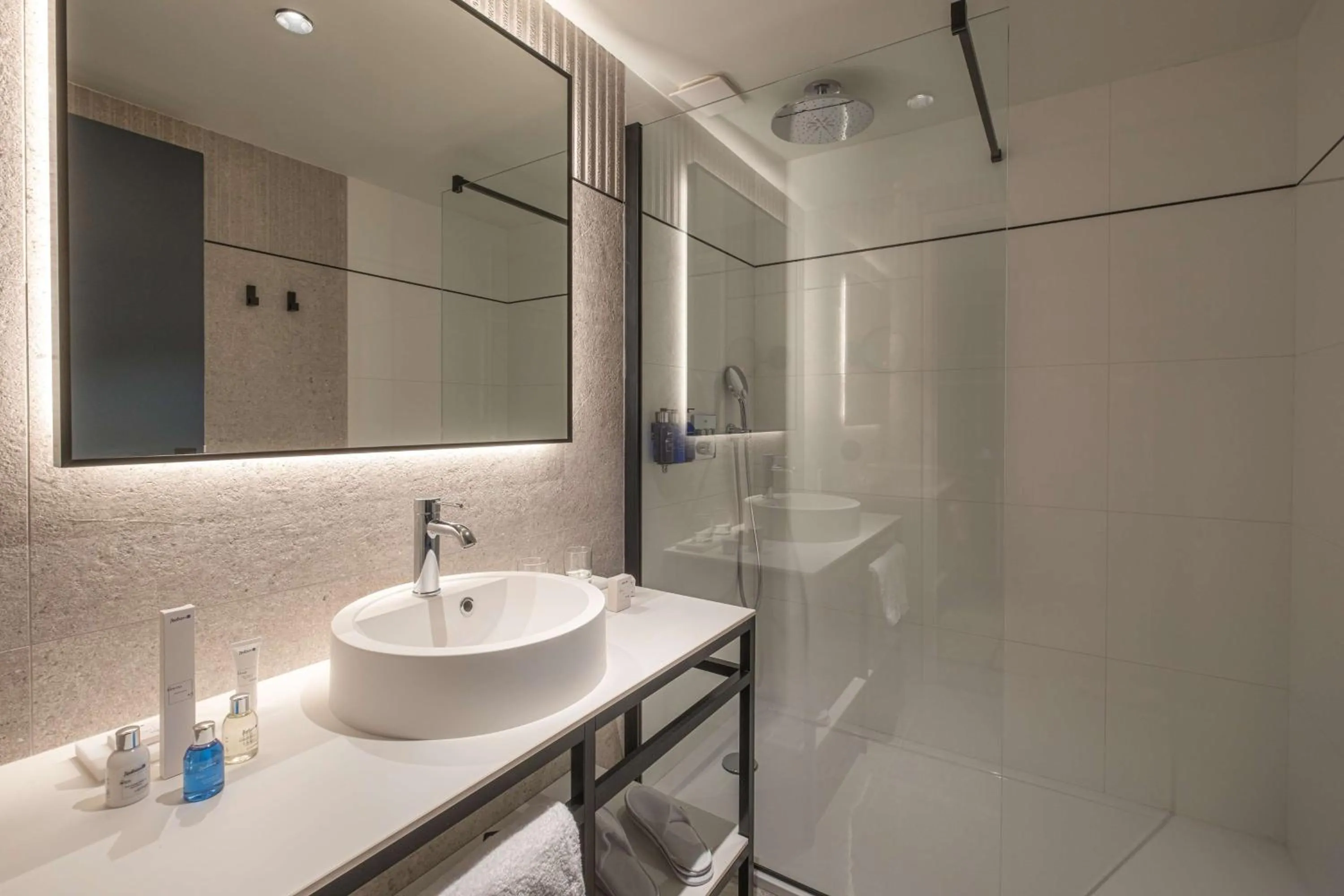 Bathroom in Radisson Blu Grand Hotel & Spa, Malo-Les-Bains
