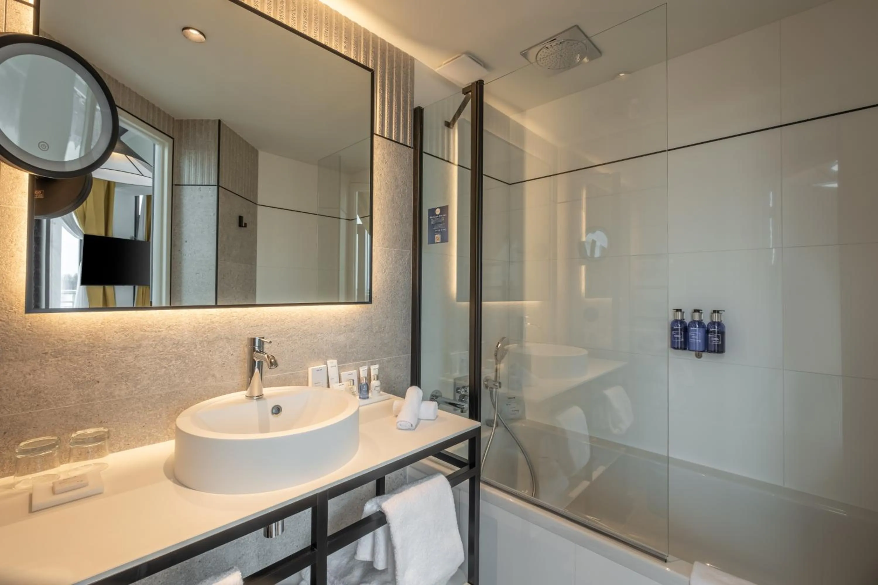 Bathroom in Radisson Blu Grand Hotel & Spa, Malo-Les-Bains