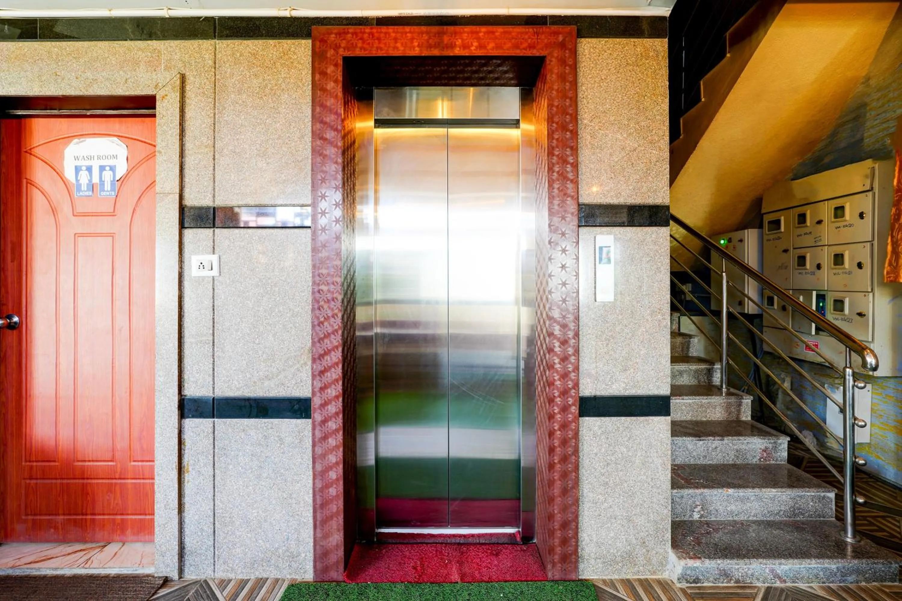 Lobby or reception in Hotel O SAS ROYAL GALAXY