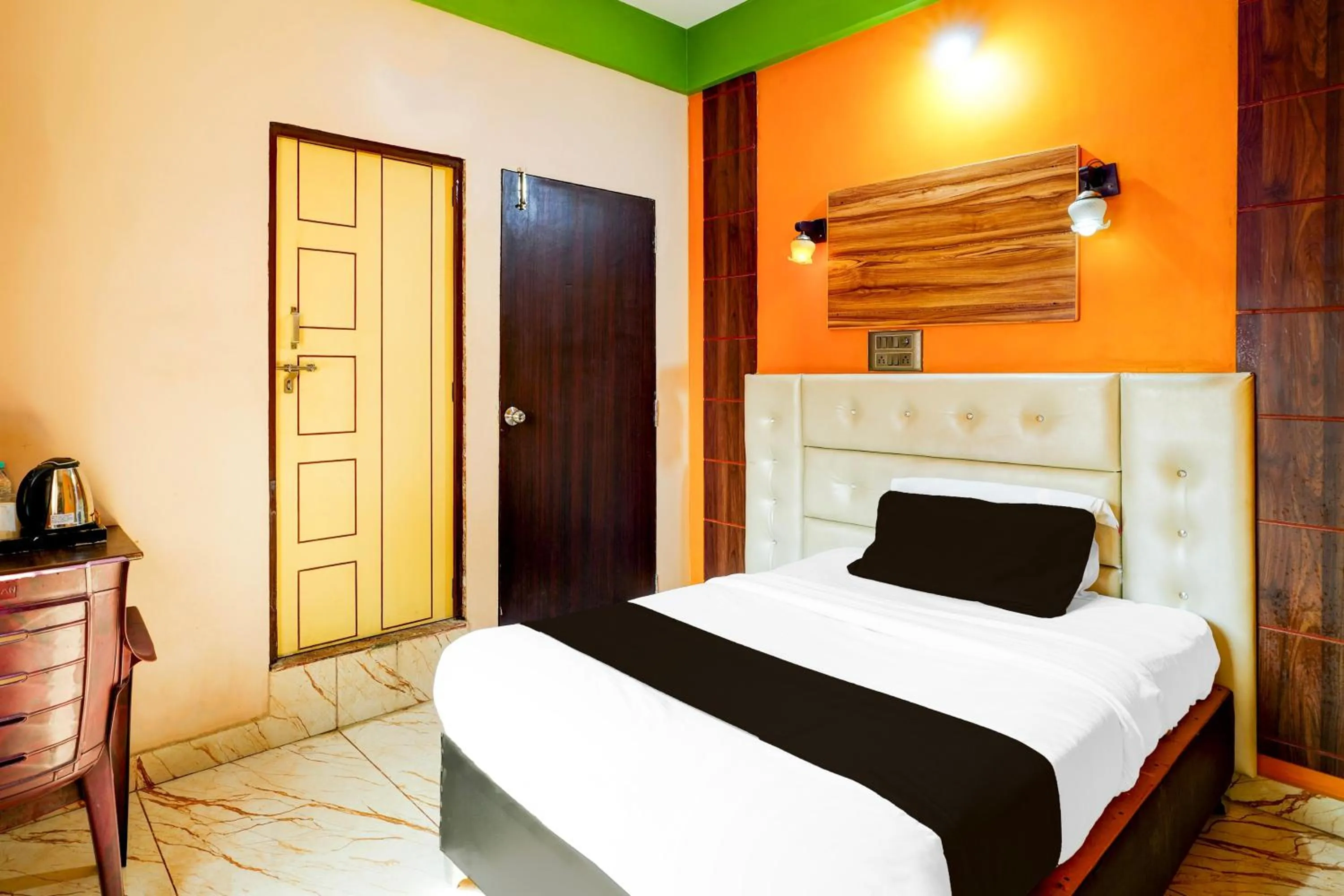 Bedroom, Bed in Hotel O SAS ROYAL GALAXY