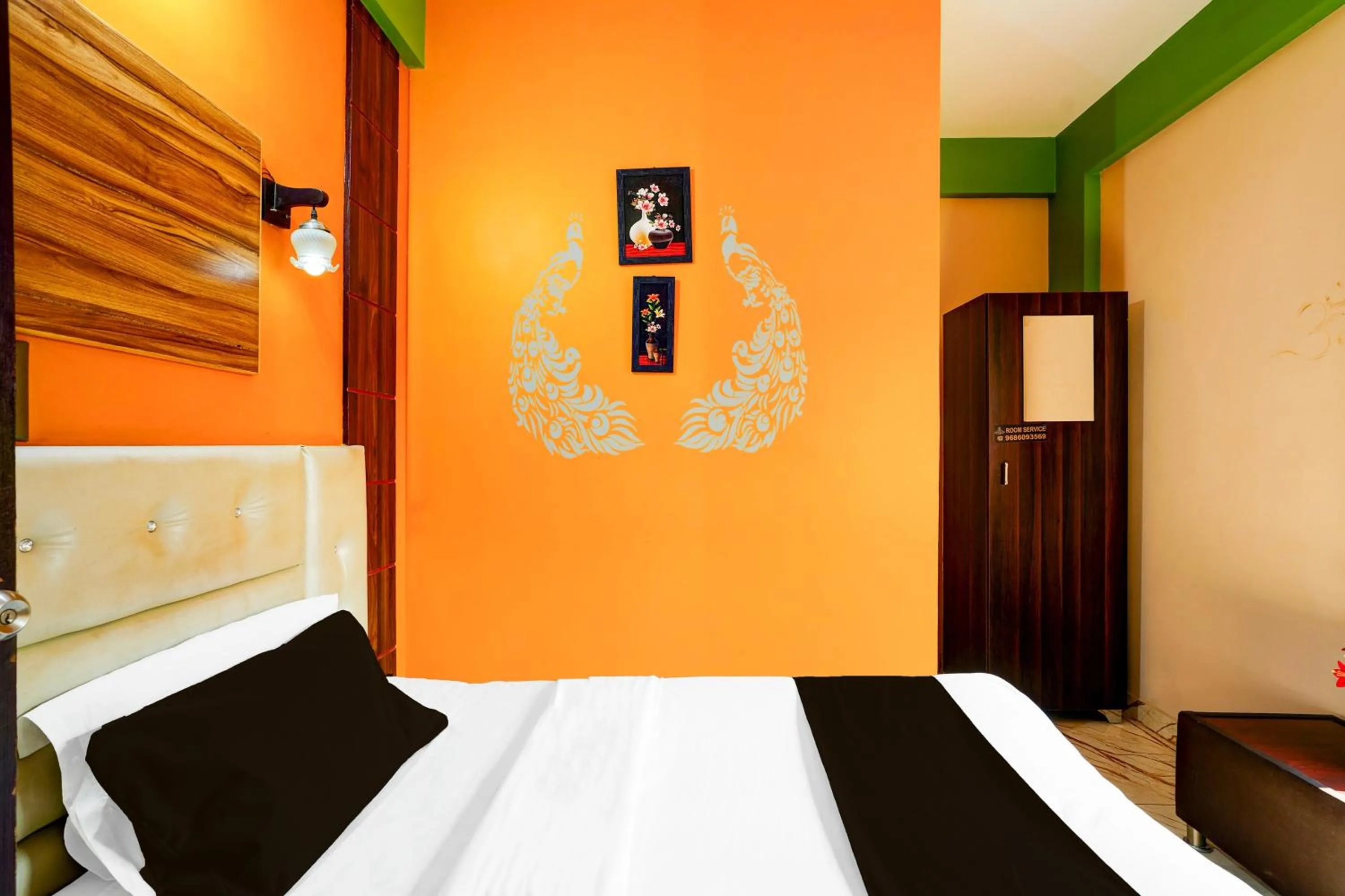 Bedroom, Bed in Hotel O SAS ROYAL GALAXY