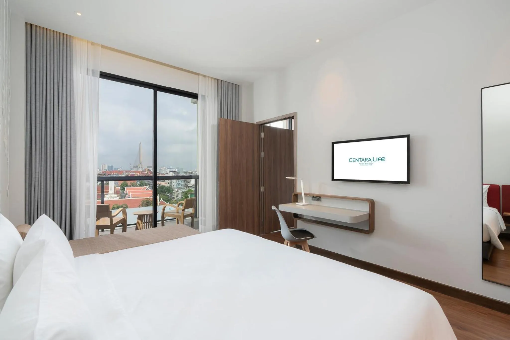 Photo of the whole room, Bed in Centara Life Hotel Bangkok Phra Nakhon