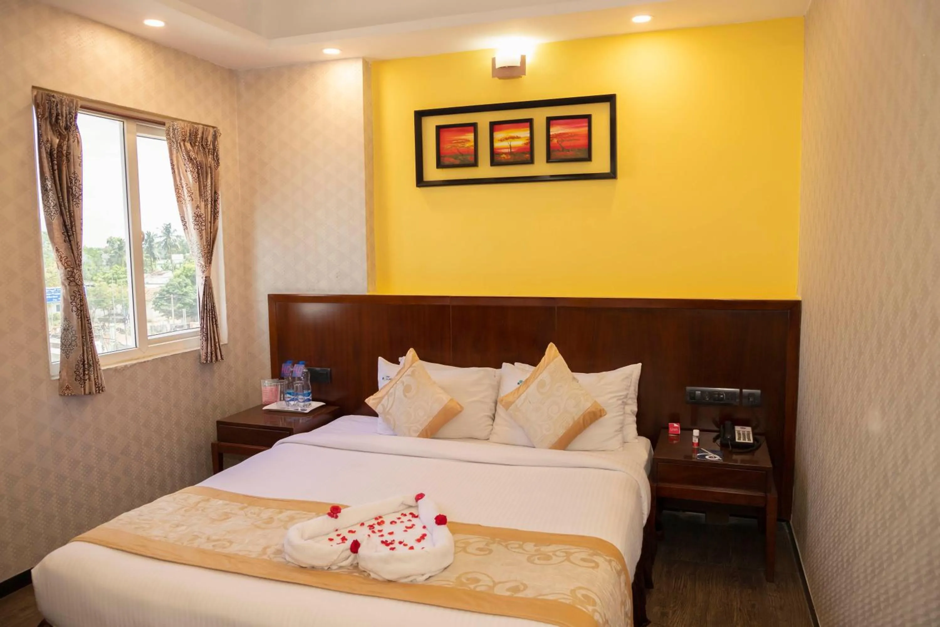 Photo of the whole room, Bed in THE PEBBLE Boutique Hotel