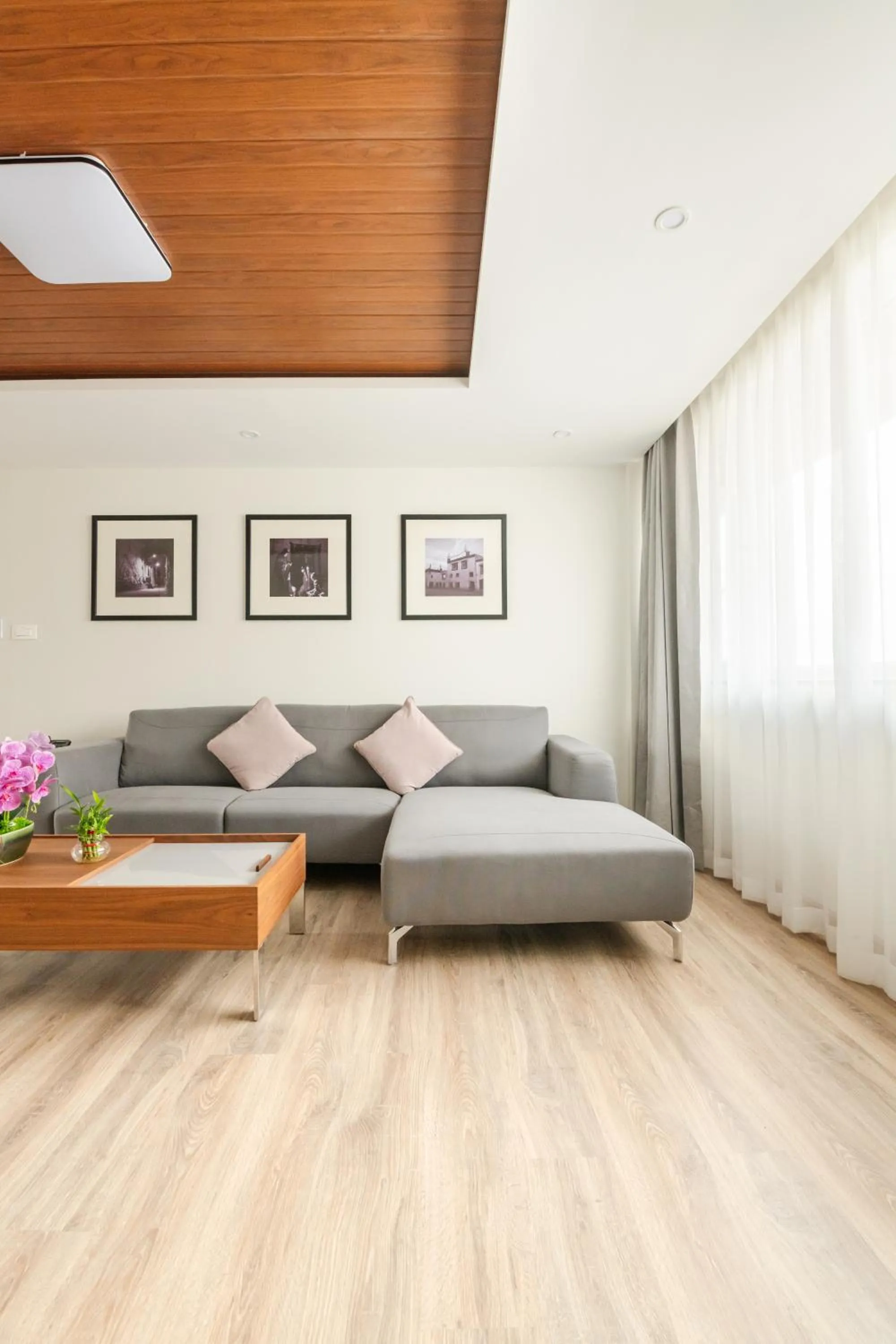 Living room in Mila Hotel