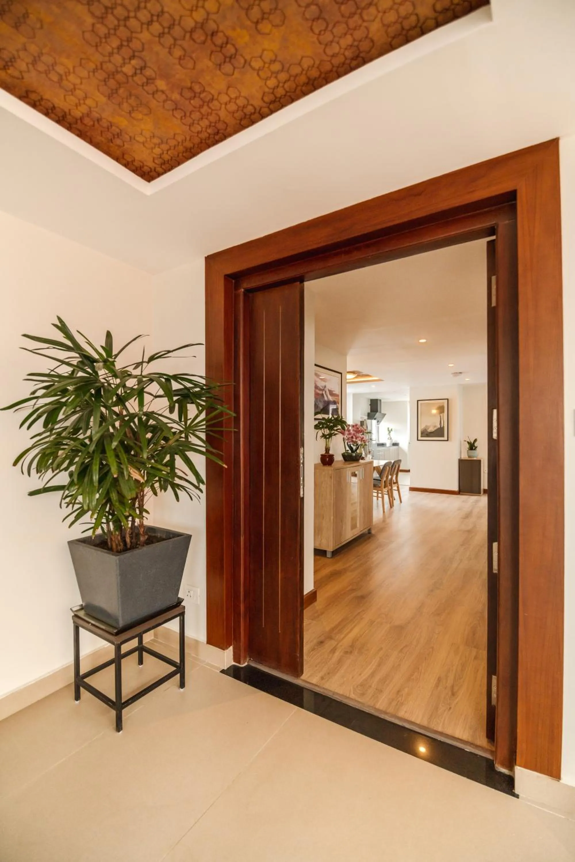 Facade/entrance in Mila Hotel