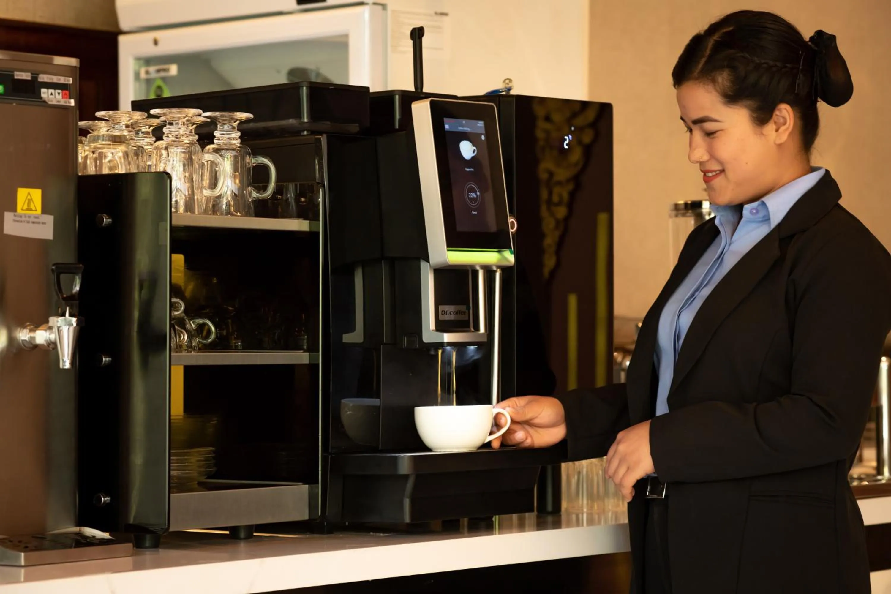 Restaurant/places to eat in Mila Hotel