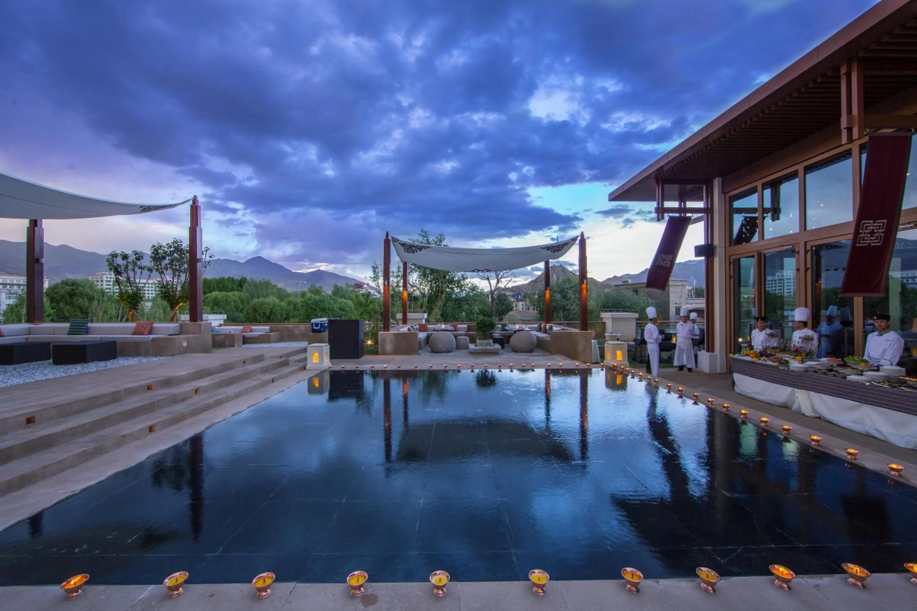 Restaurant/places to eat in Shangri-La Lhasa