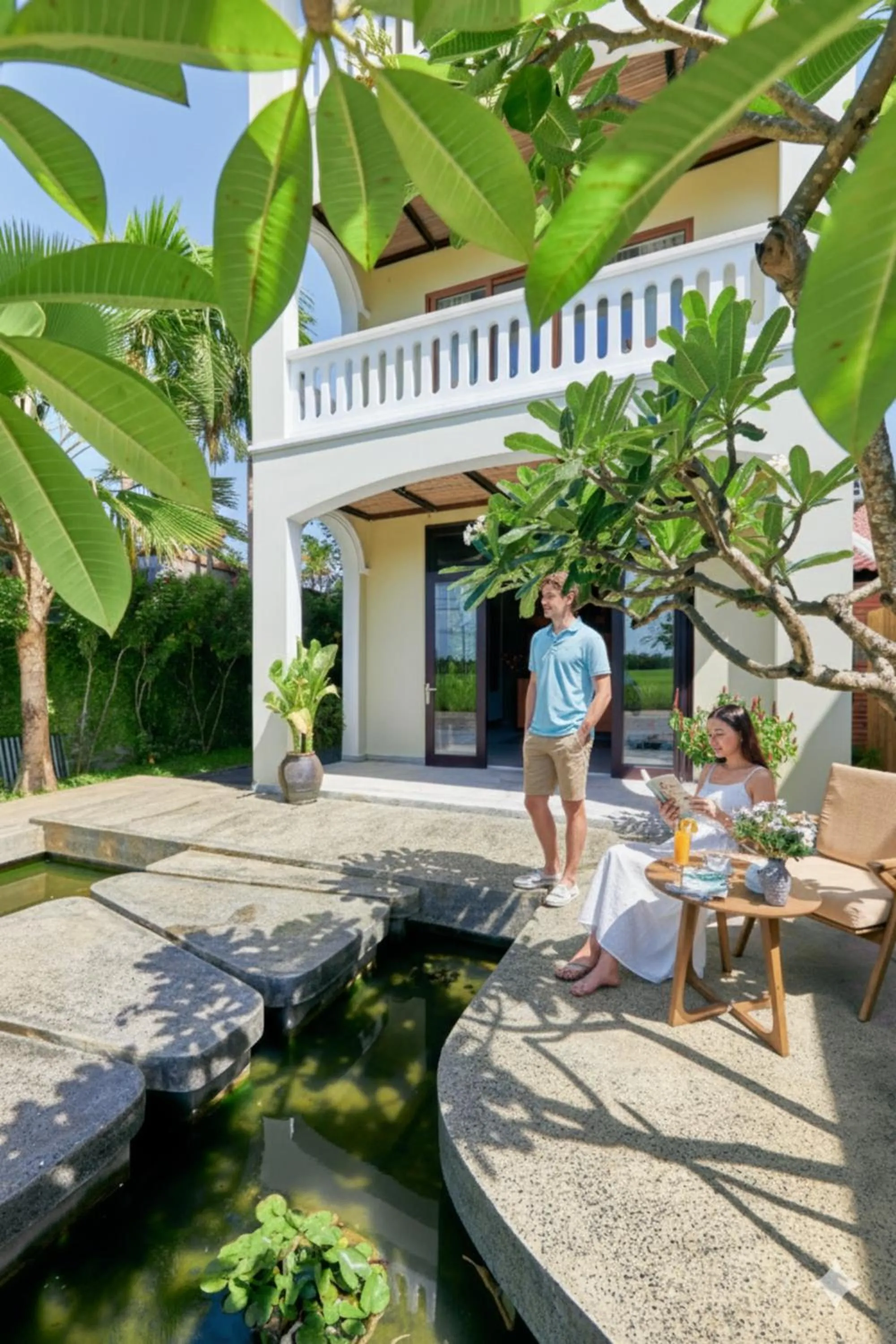 group of guests in Én Retreat Hoi An