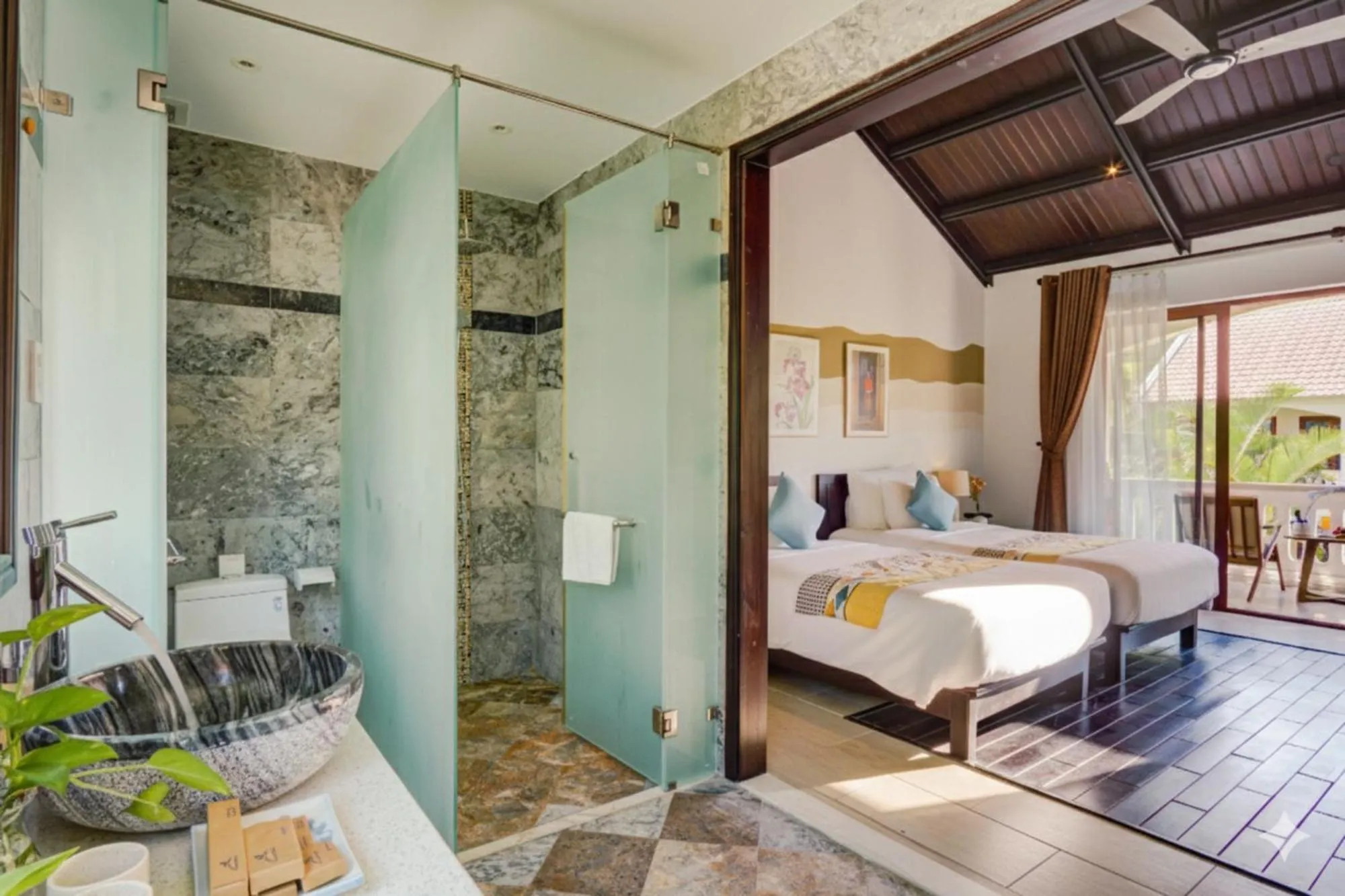 Shower, Bed in Én Retreat Hoi An