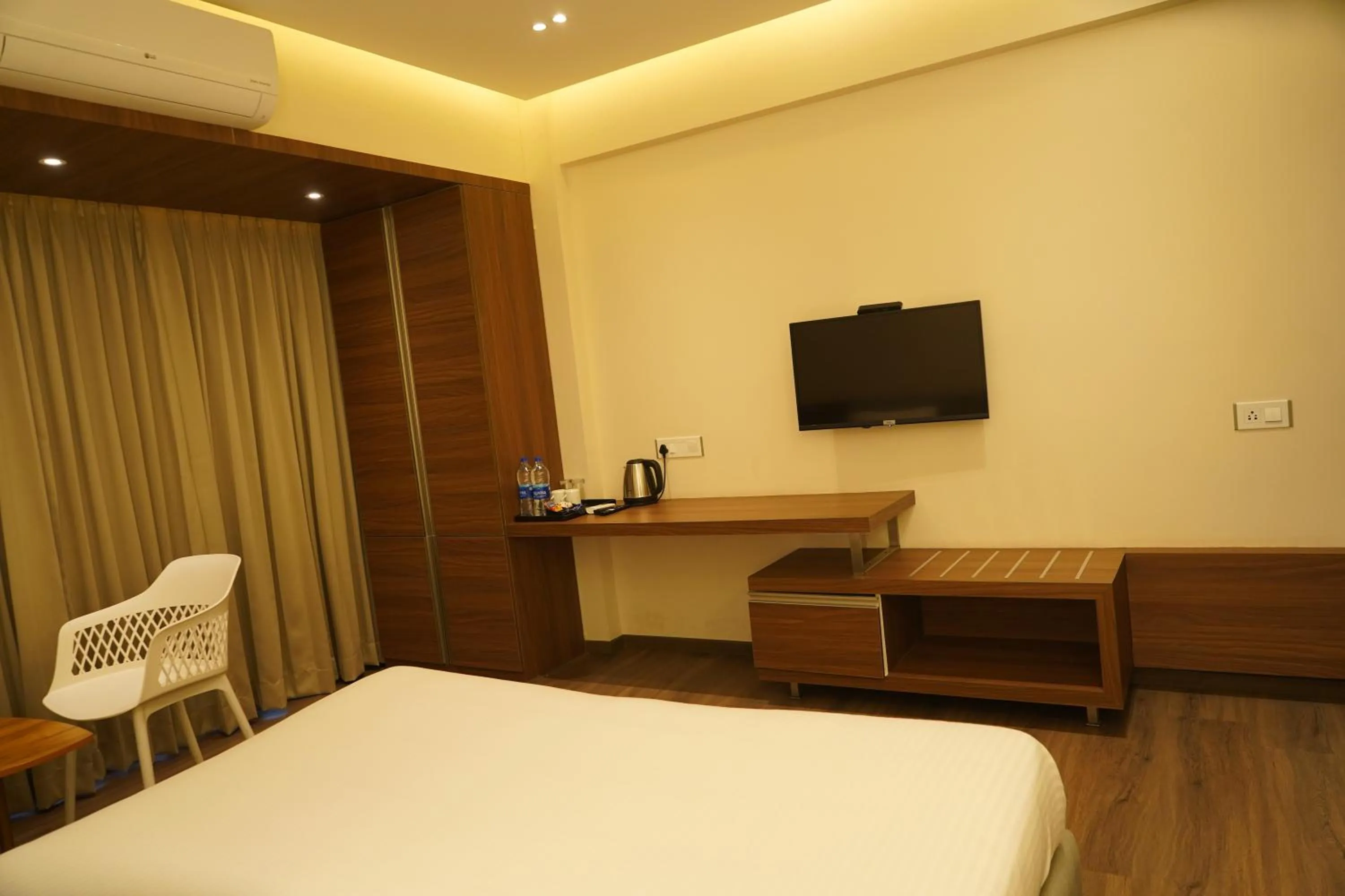 TV and multimedia, Bed in Hotel Bekal International