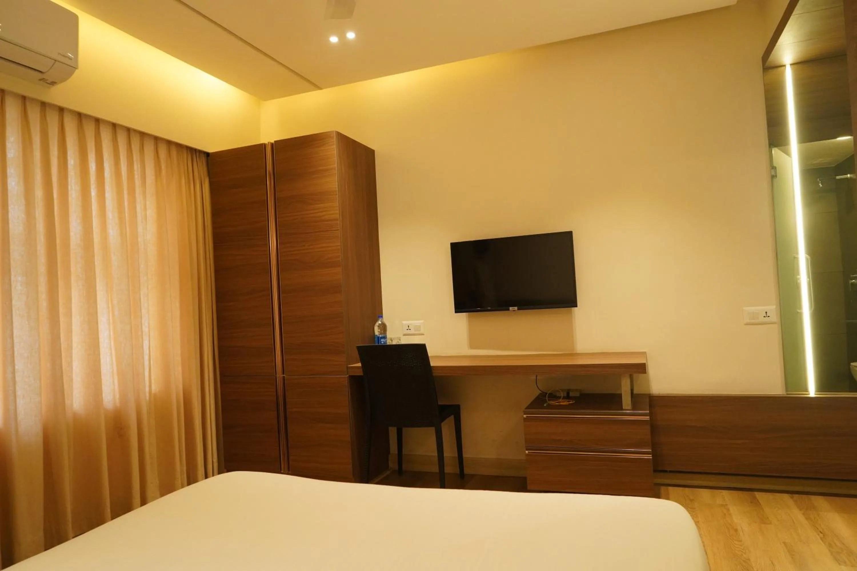 TV and multimedia, Bed in Hotel Bekal International
