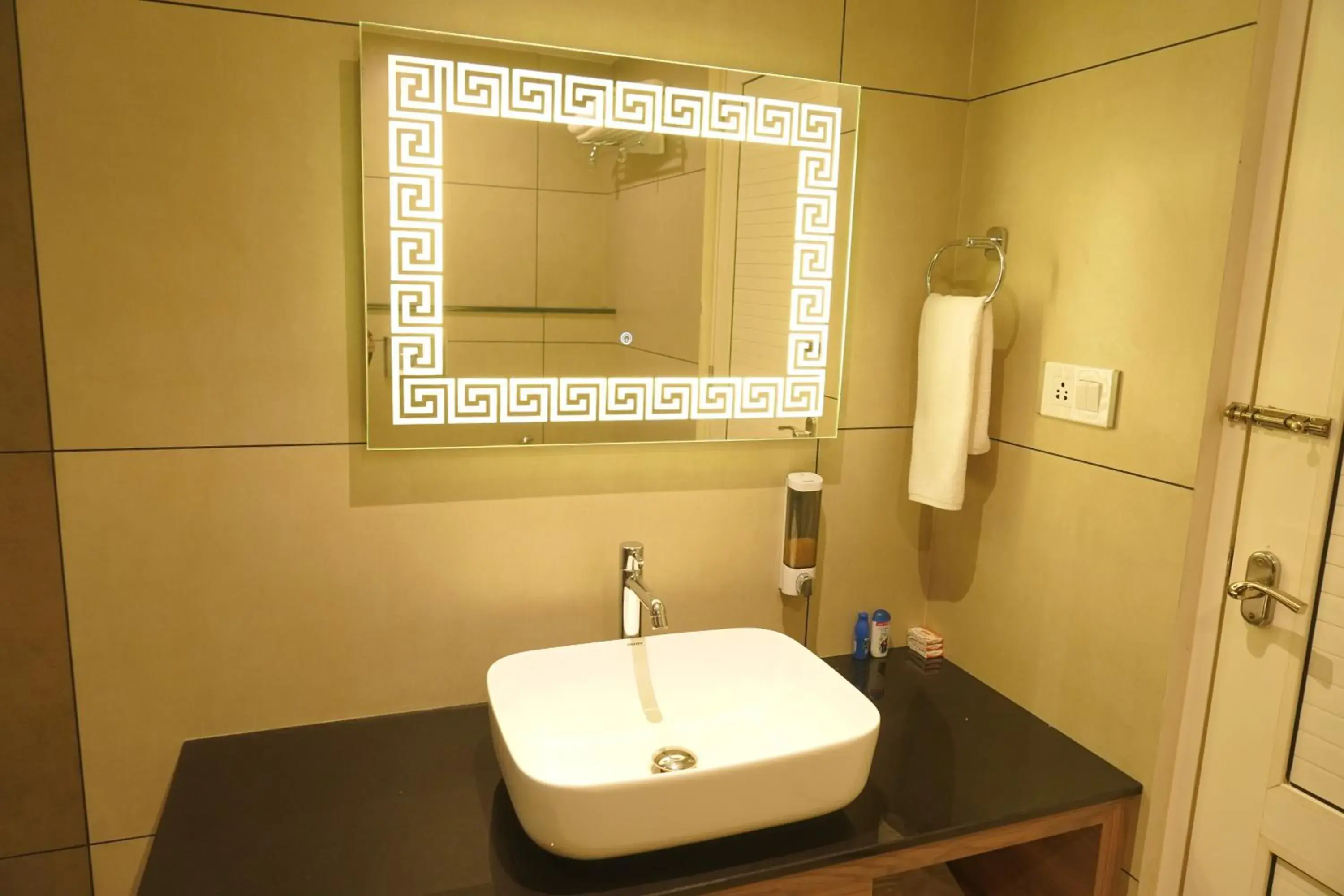 King Room - single occupancy in Hotel Bekal International King Room - single occupancy in Hotel Bekal International