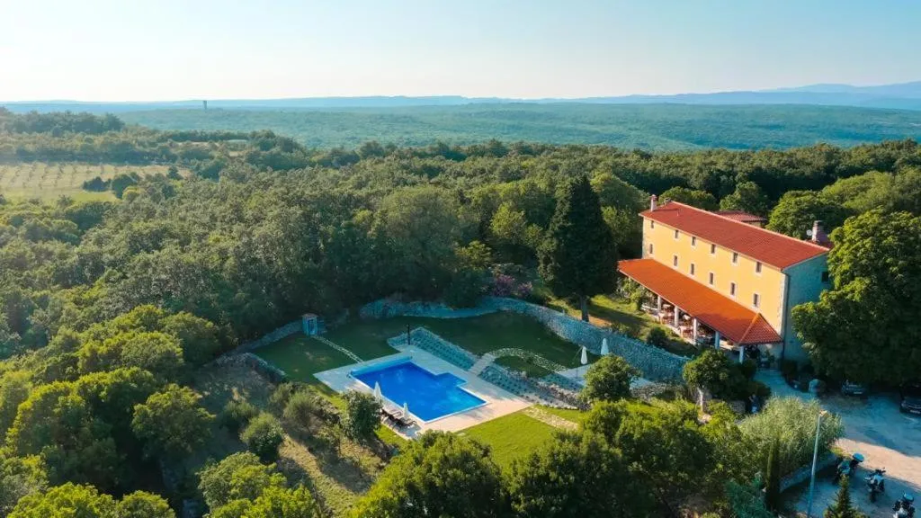 Property building in Villa Calussovo