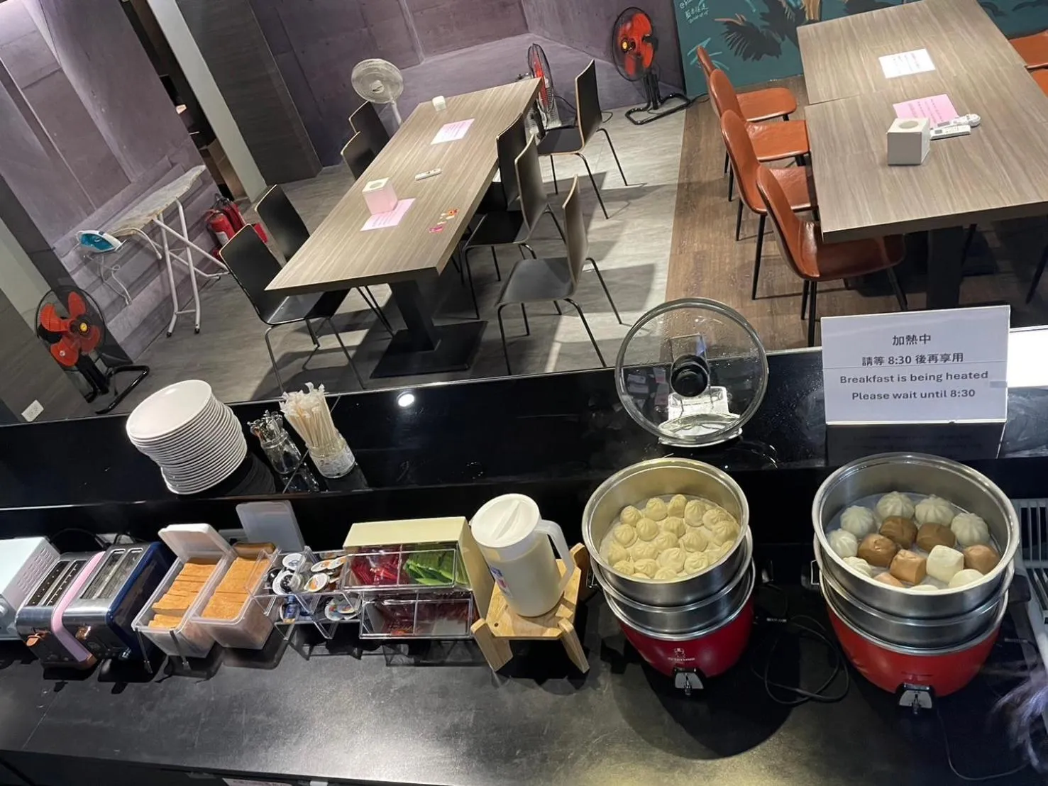 Restaurant/places to eat in Main Inn Taipei