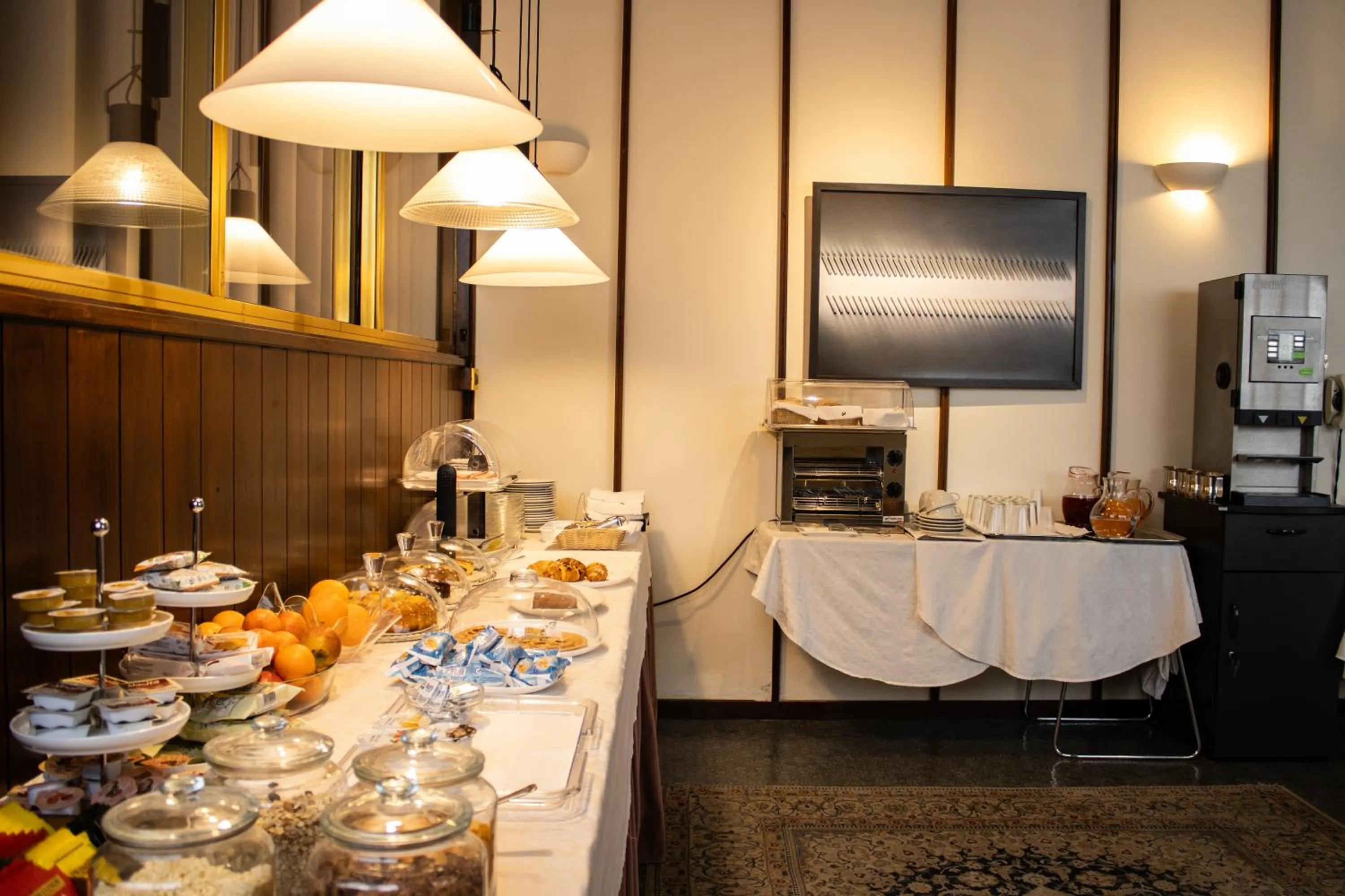 Breakfast in Hotel Napoleon - City & Station