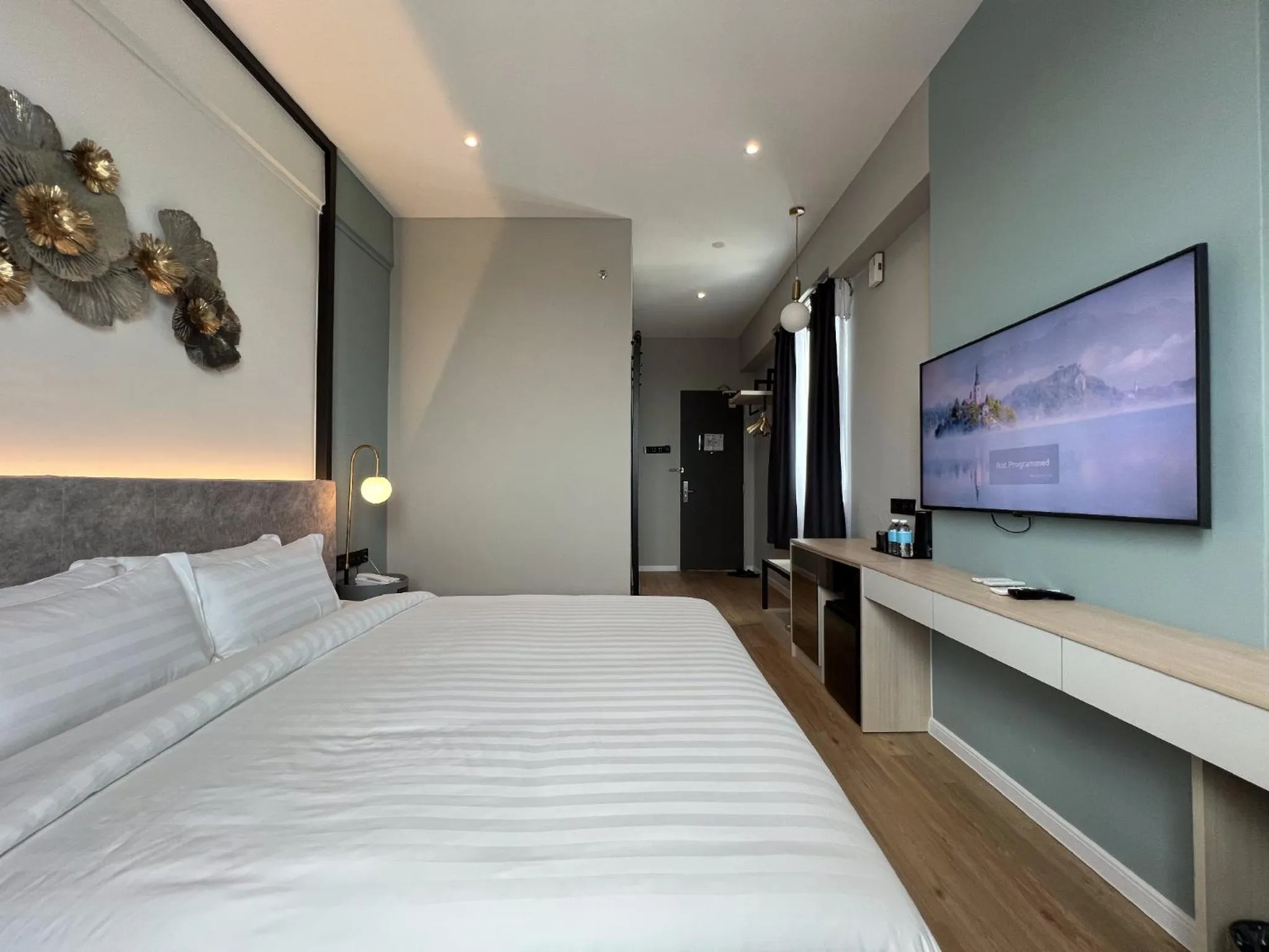 Bedroom, Bed in FUHOTEL