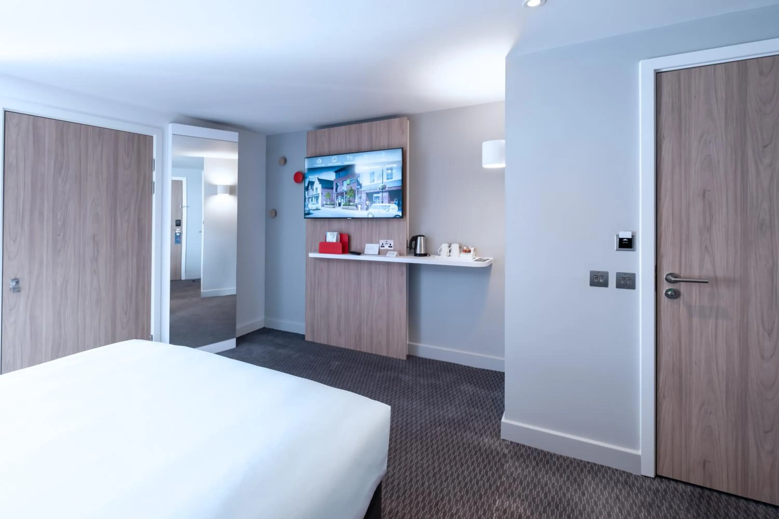 Bed in Holiday Inn Express - Fleet by IHG