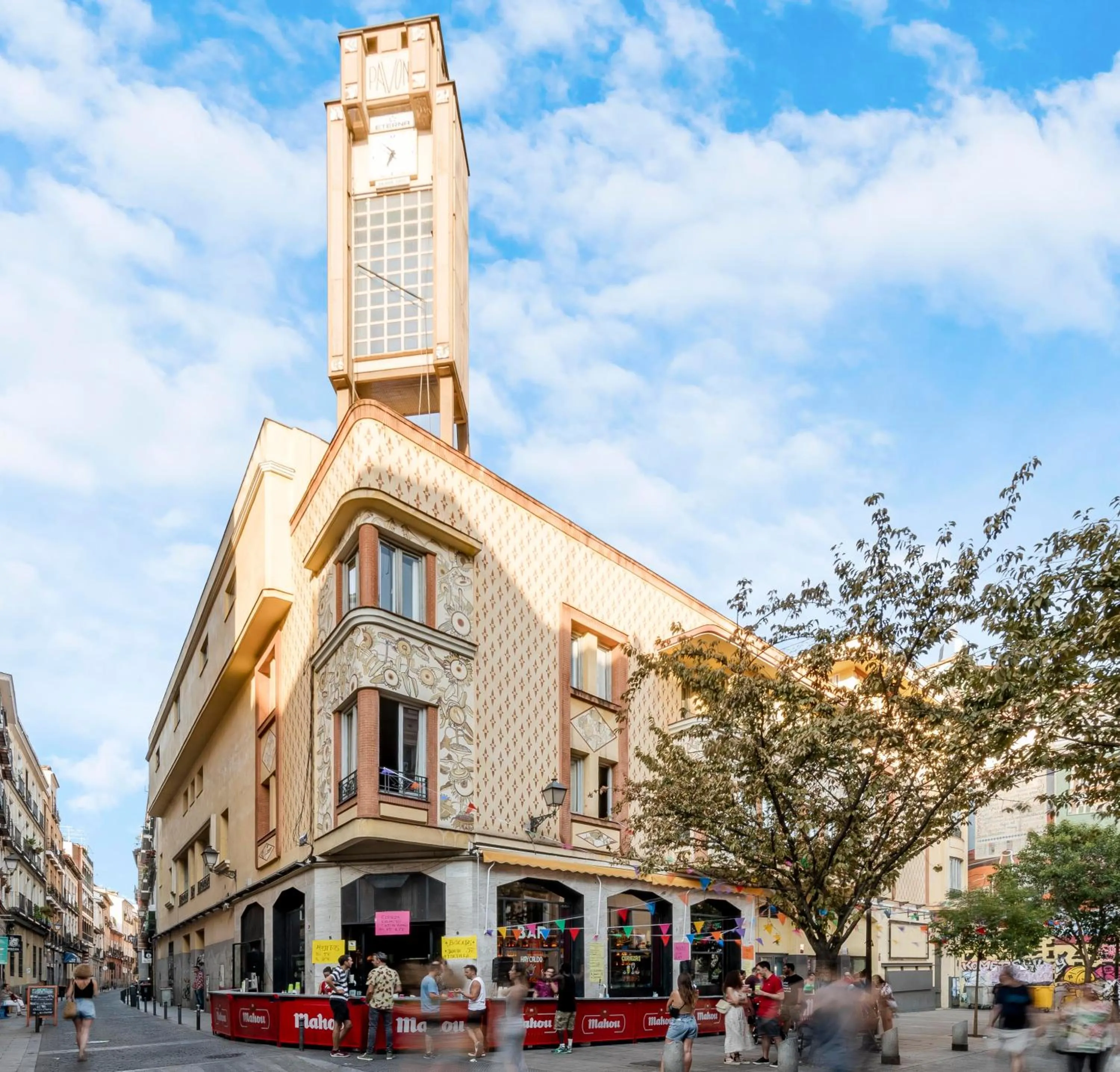 Neighbourhood in Bob W Arte