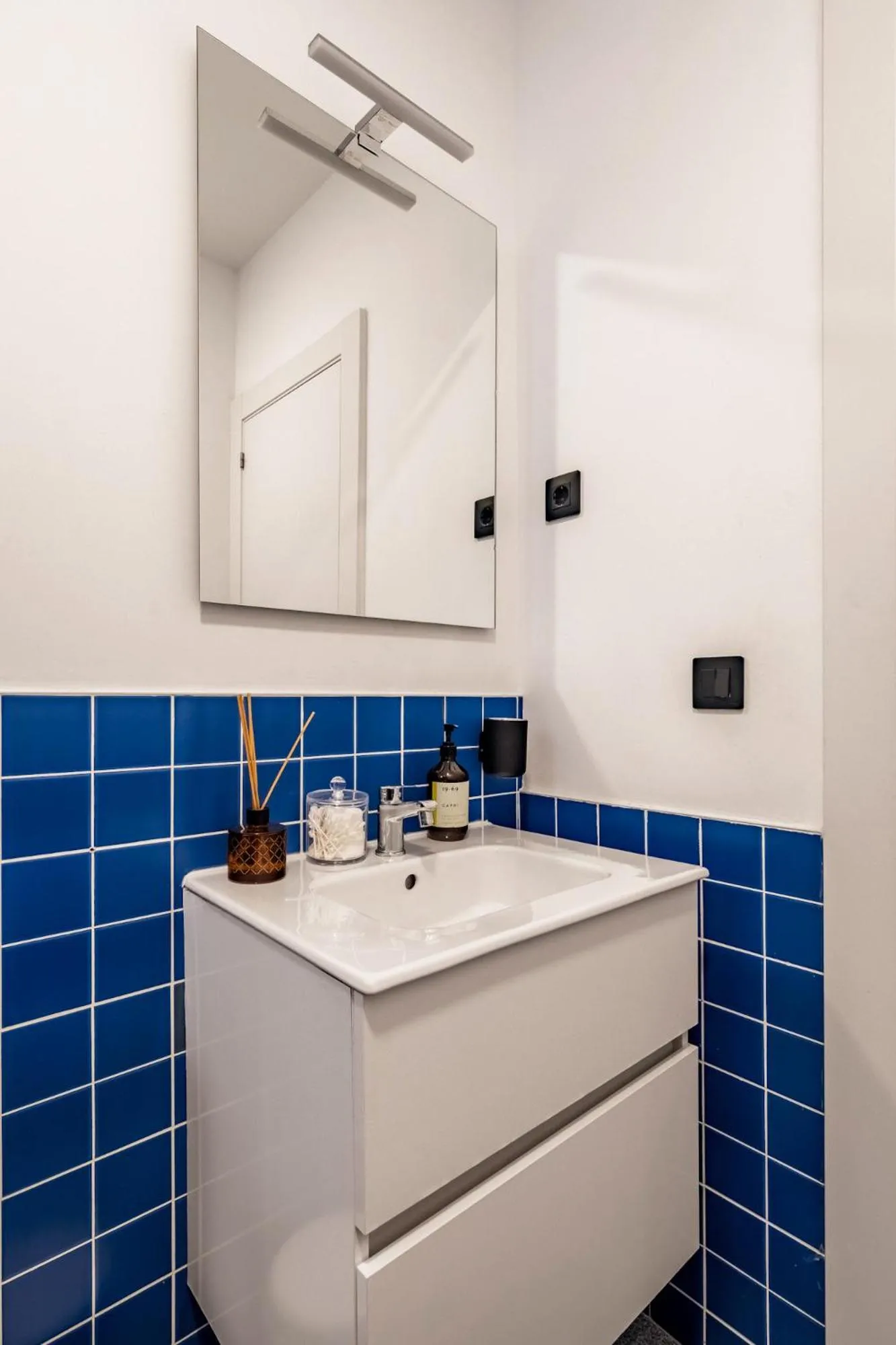 Bathroom in Bob W Arte