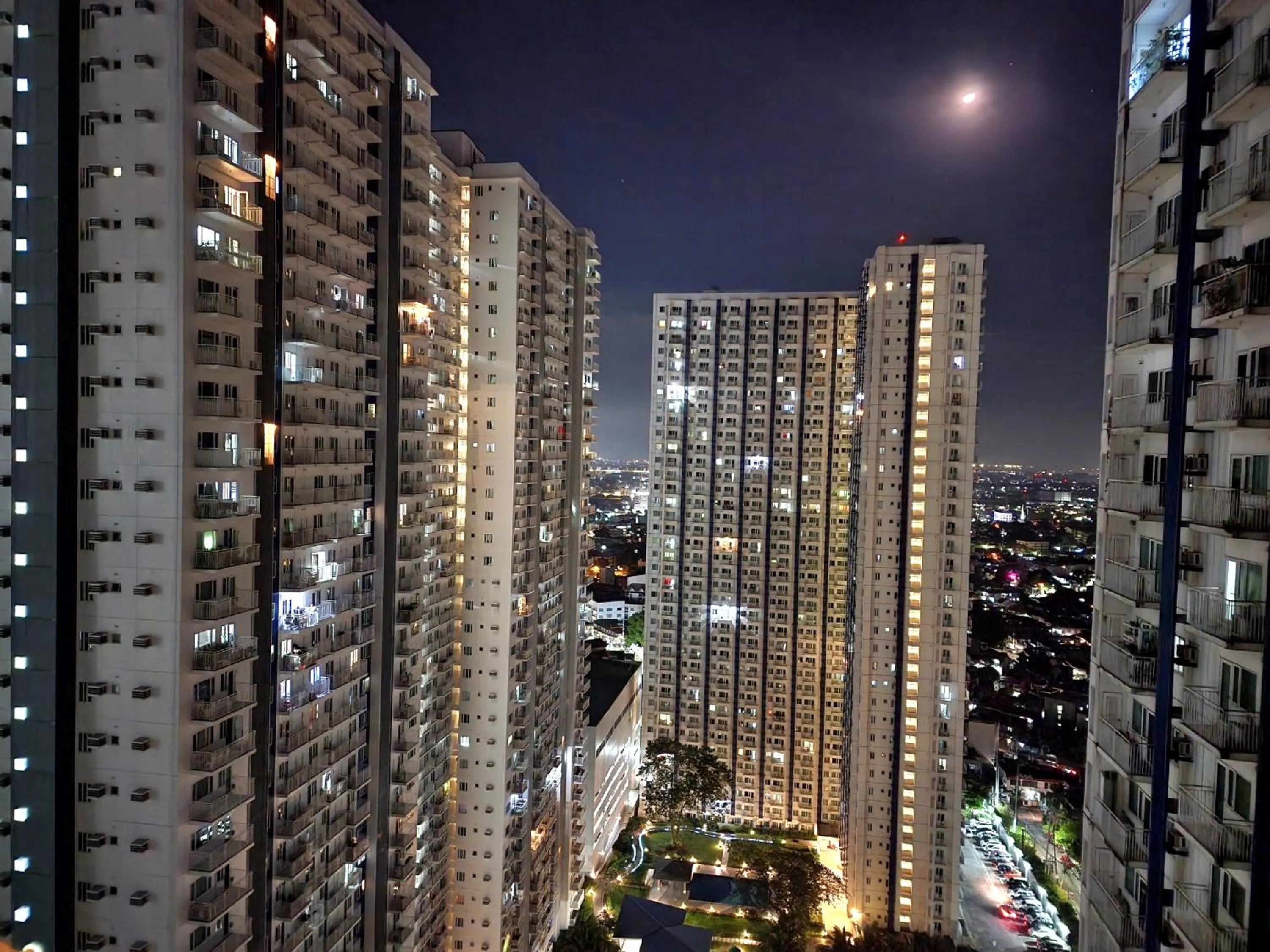 Property building in Elegant Studio at Grass Residences 1-5 persons only, Quezon City